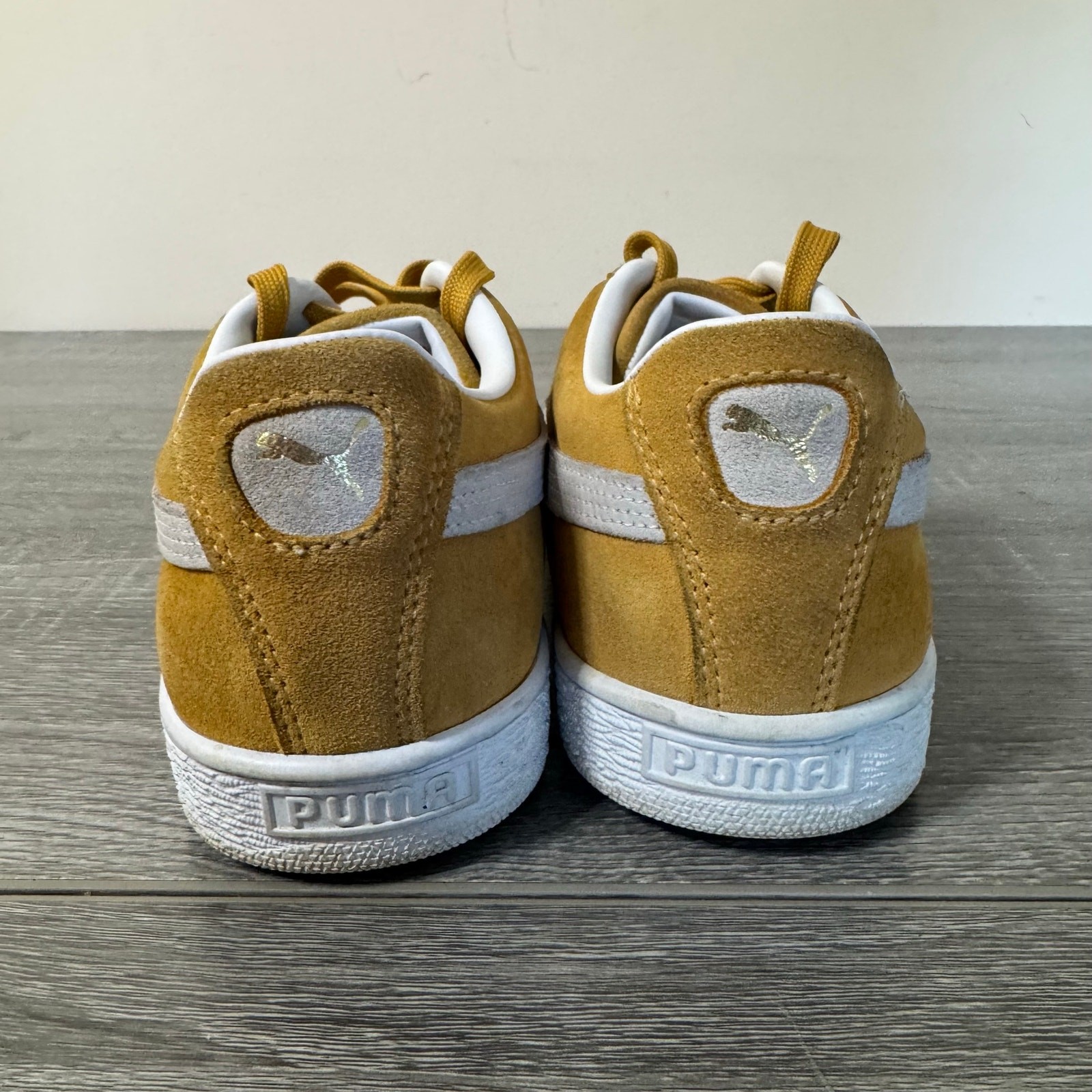 PUMA Suede Classic XXI Men’s 10.5 Honey Mustard White Suede Sneakers 374915-05 PUMA Suede Classic XXI Men’s 10.5 Honey Mustard White Suede Sneakers 374915-05