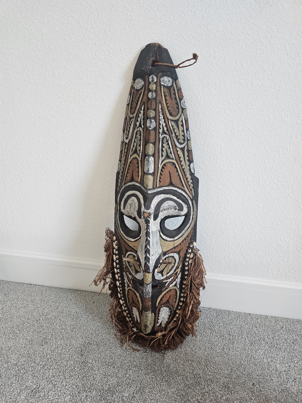 Authentic Papua New Guinea Ancestral Mask with Certificate of Authenticity Authentic Papua New Guinea Ancestral Mask with Certificate of Authenticity