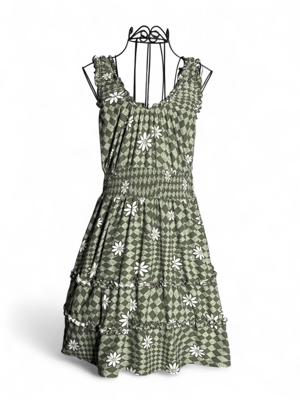 No Boundaries Smocked Tiered Sundress Size Small Green Daisy Plaid