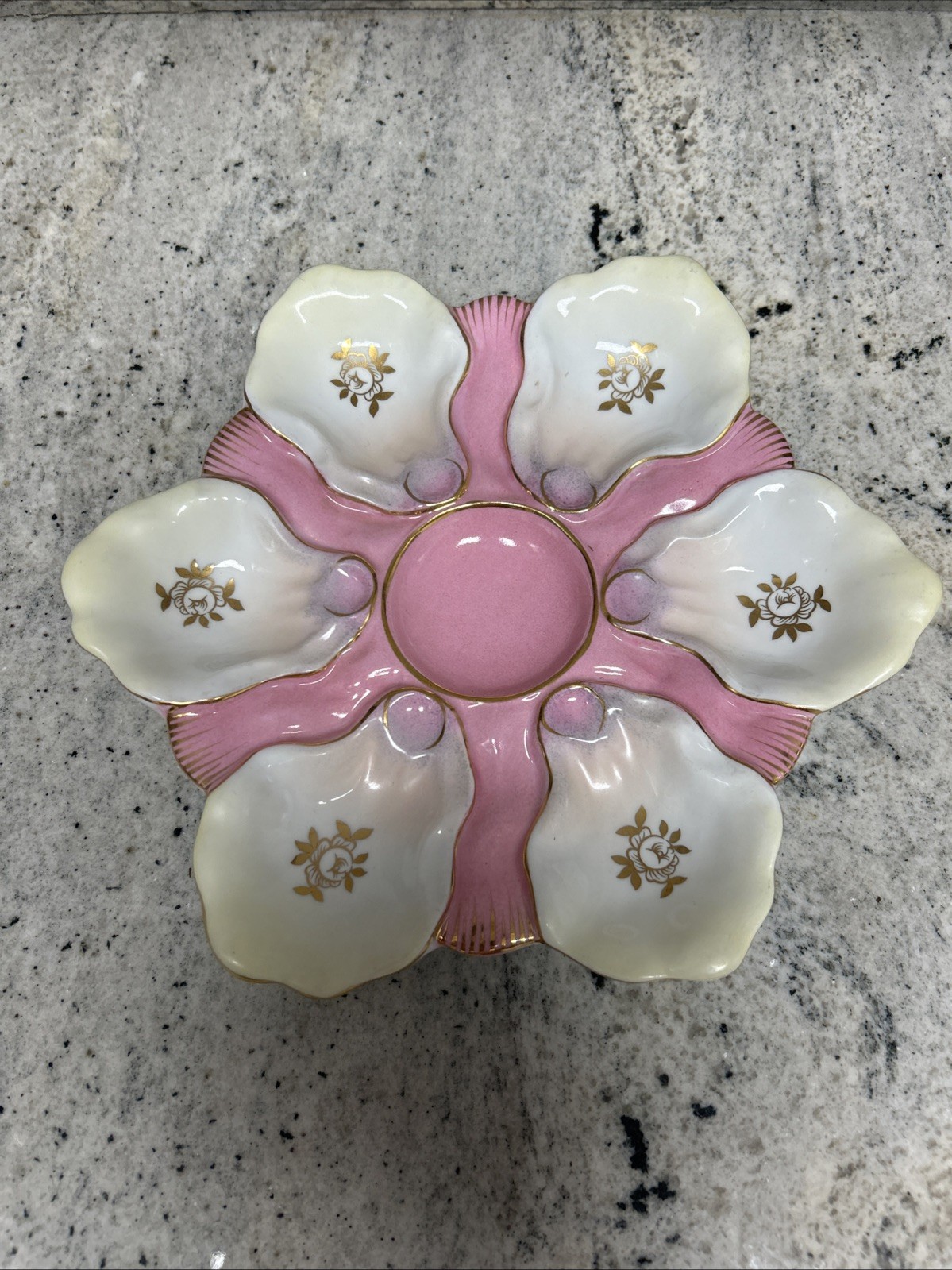 Vintage Two’s Company Pink & White Oyster Plate Gold Trim Floral 9.25”🔥🔥
