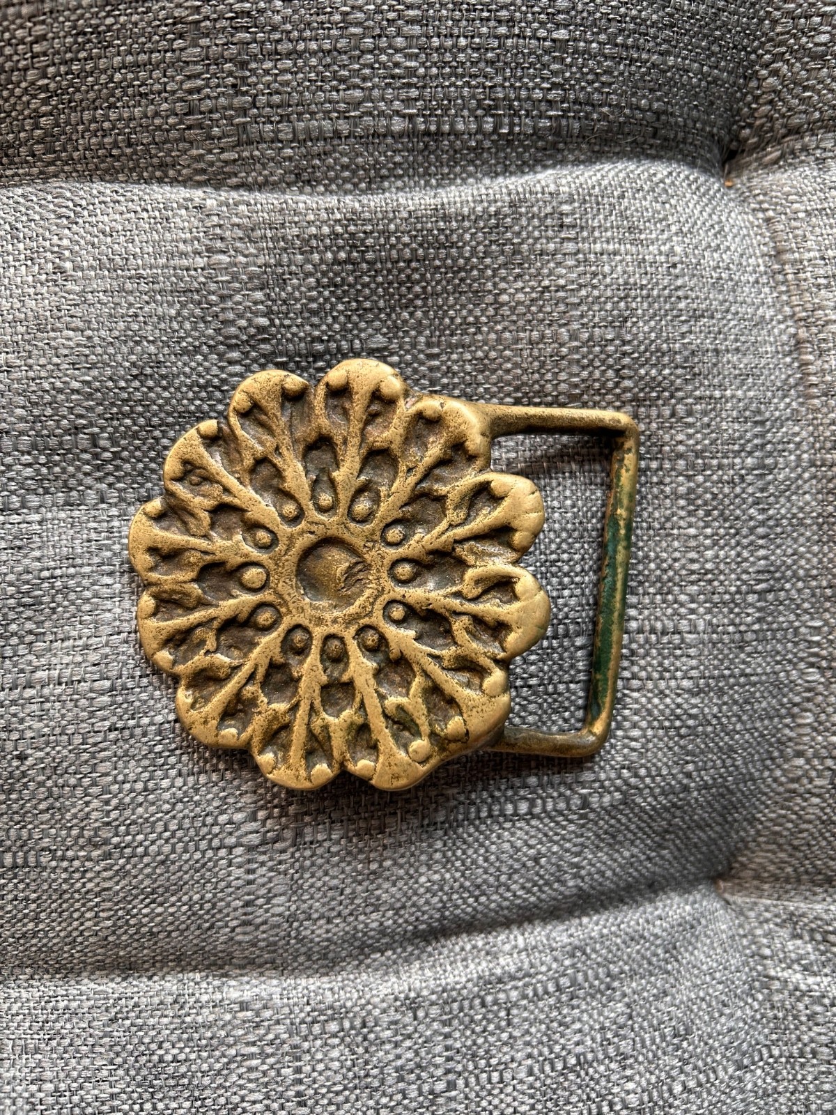 Solid brass EUC vintage retro floral dandelion 70s boho hippie belt buckle