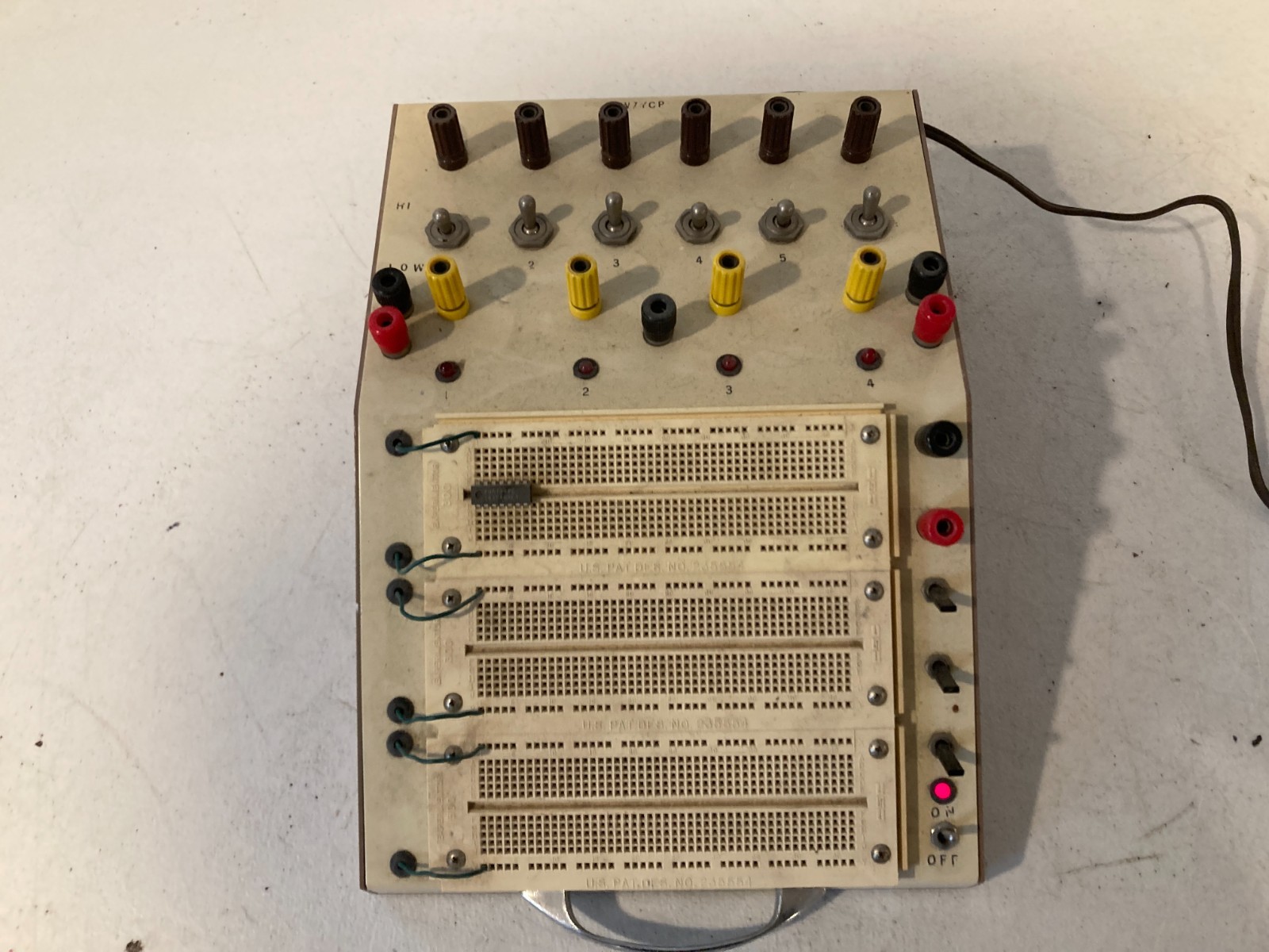 Vintage Global Specialties? Proto-Board Analog & Digital Design Workstatio