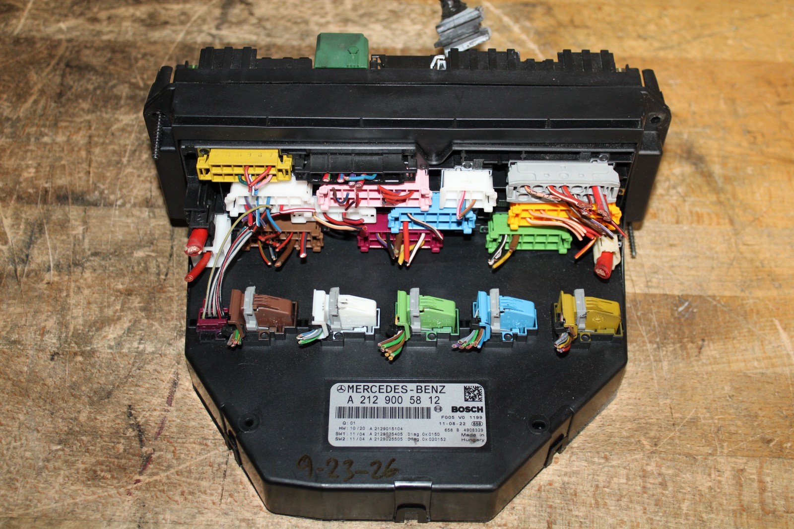 2008-2014 MERCEDES W204 C300 C350 C250 FRONT SAM MODULE FUSEBOX OEM 2129005812 2008-2014 MERCEDES W204 C300 C350 C250 FRONT SAM MODULE FUSEBOX OEM 2129005812
