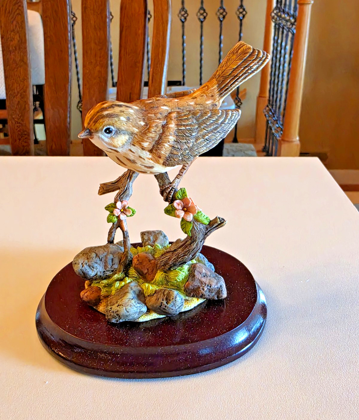 Vintage Maruri Savannah Sparrow Resin Bird Figurine Wood Base 1999 PB-9908