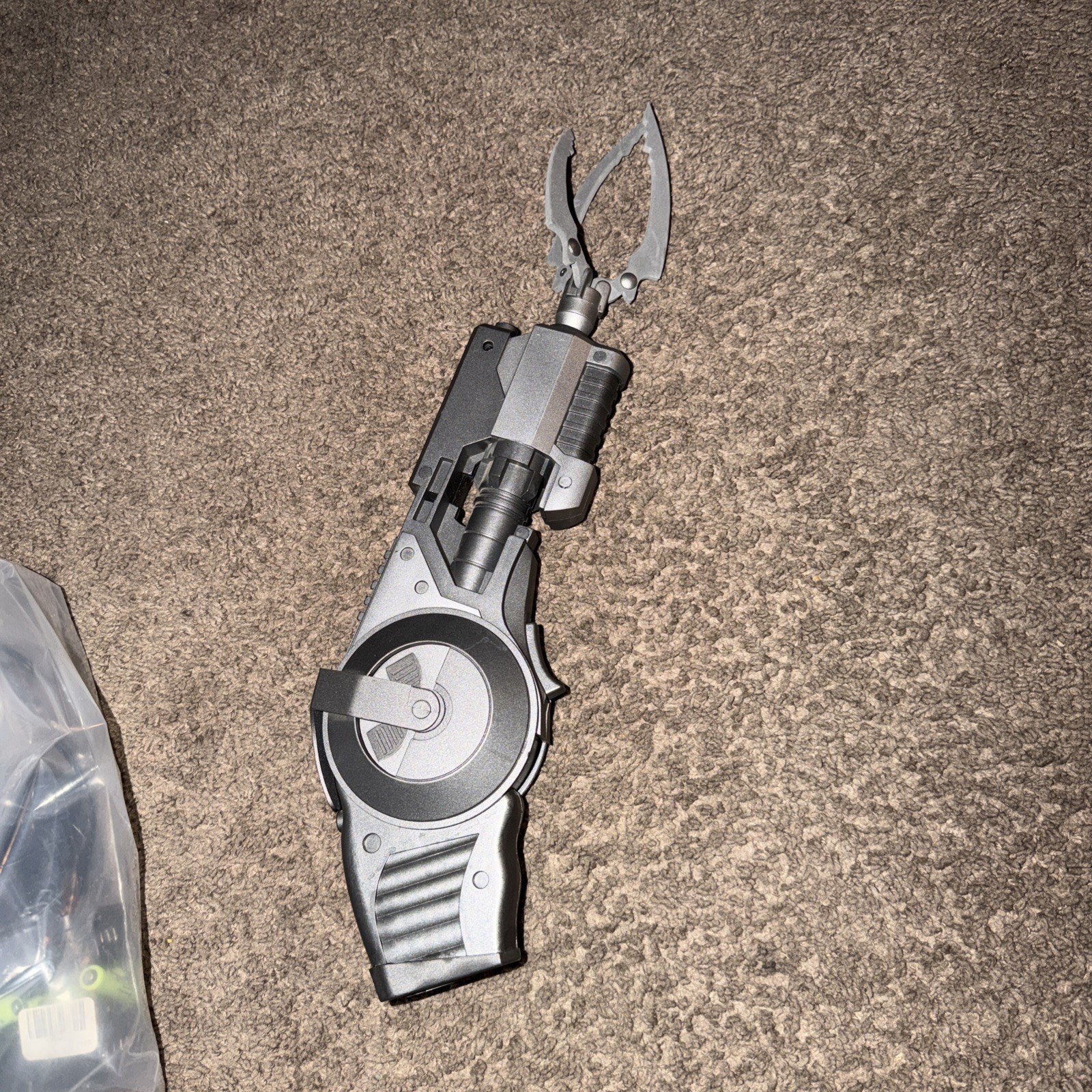 NECA Official DC Batman Arkham Origins Replica Prop Grapnel Launcher Read