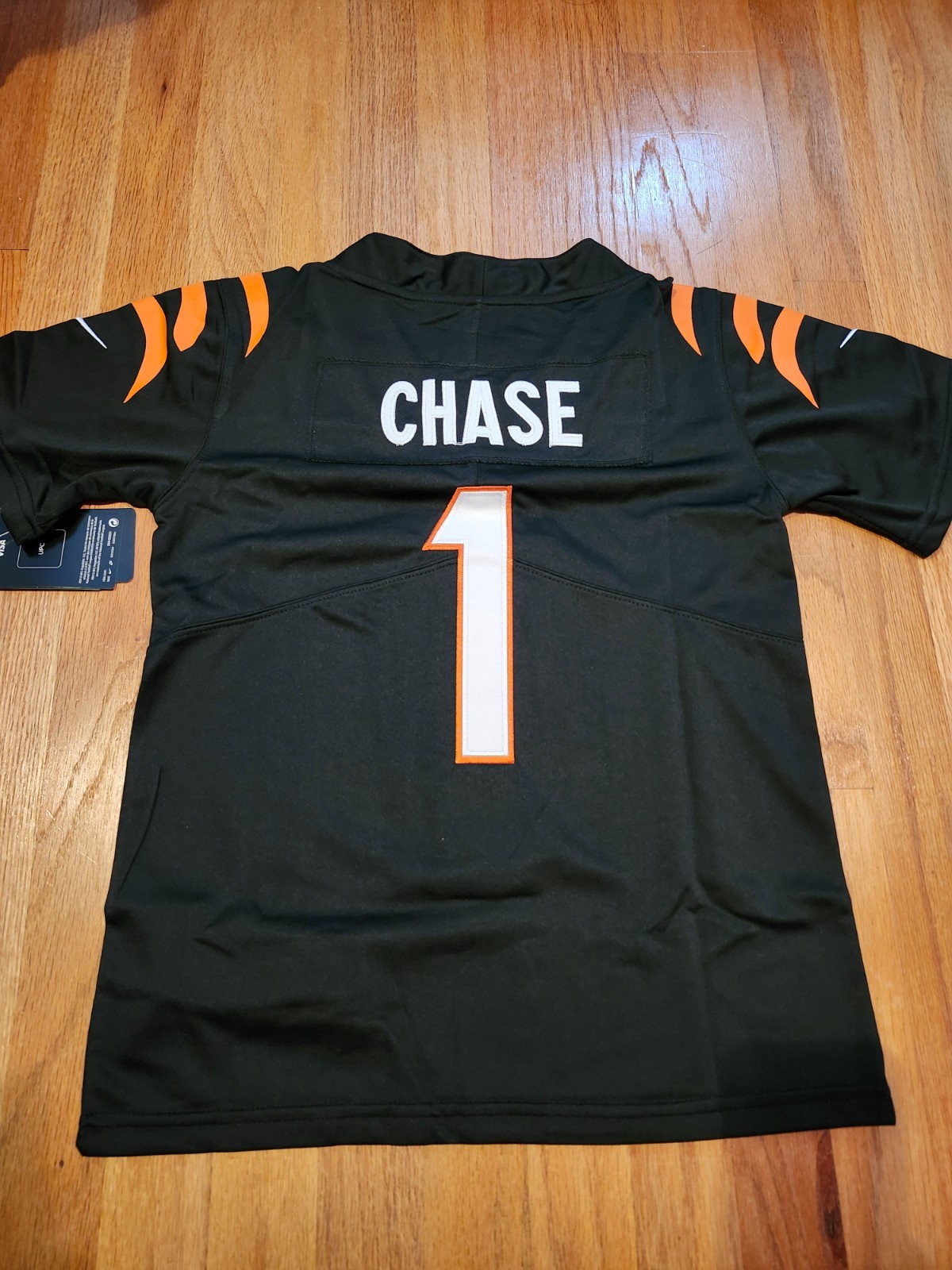 NWT youth customized bengals #1 ja'marr chase size S-XL stitched old season NWT youth customized bengals #1 ja'marr chase size S-XL stitched old season