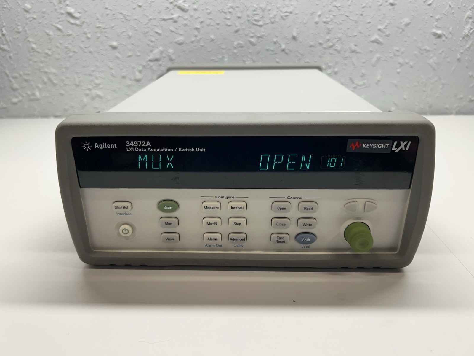 HP Agilent Keysight 34972A LXI Data Acquisition Switch Unit w/3 34901A Modules