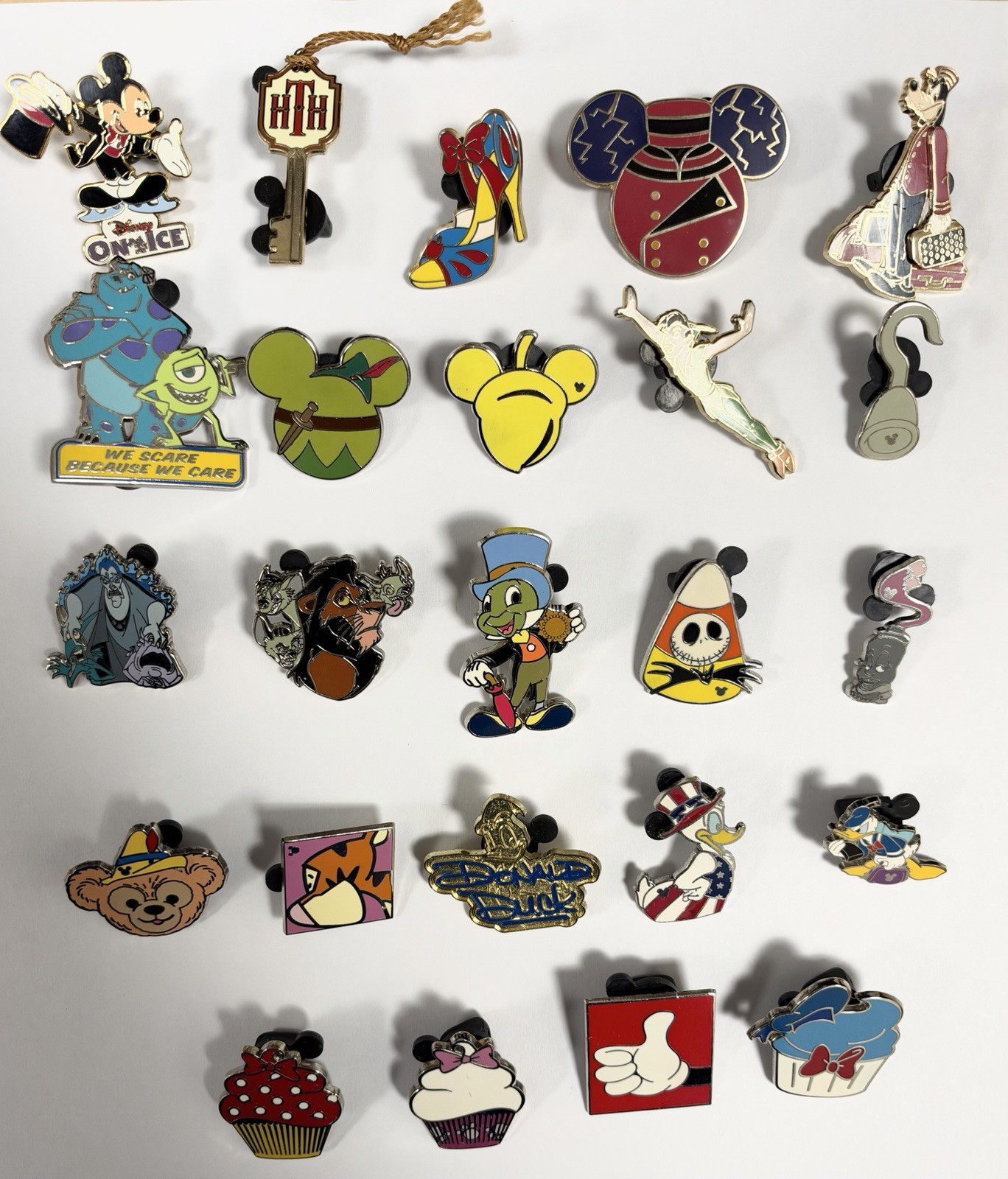 Lot Of 24 Vintage Walt Disney World Trading Pins- Mickey From Early To Mid 2000s Lot Of 24 Vintage Walt Disney World Trading Pins- Mickey From Early To Mid 2000s