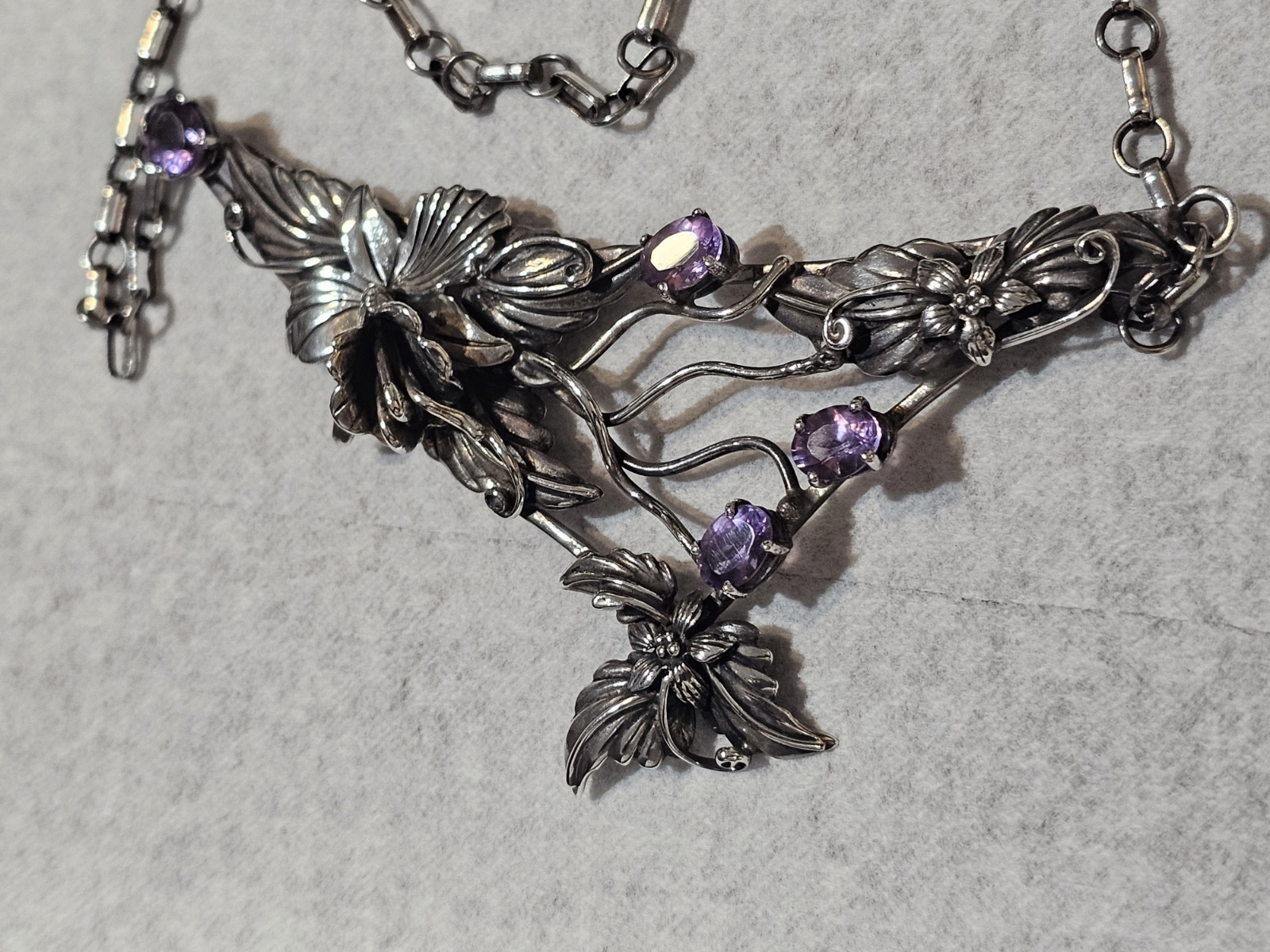 Rare Museum-Scale Art Nouveau \ Rare Museum-Scale Art Nouveau \