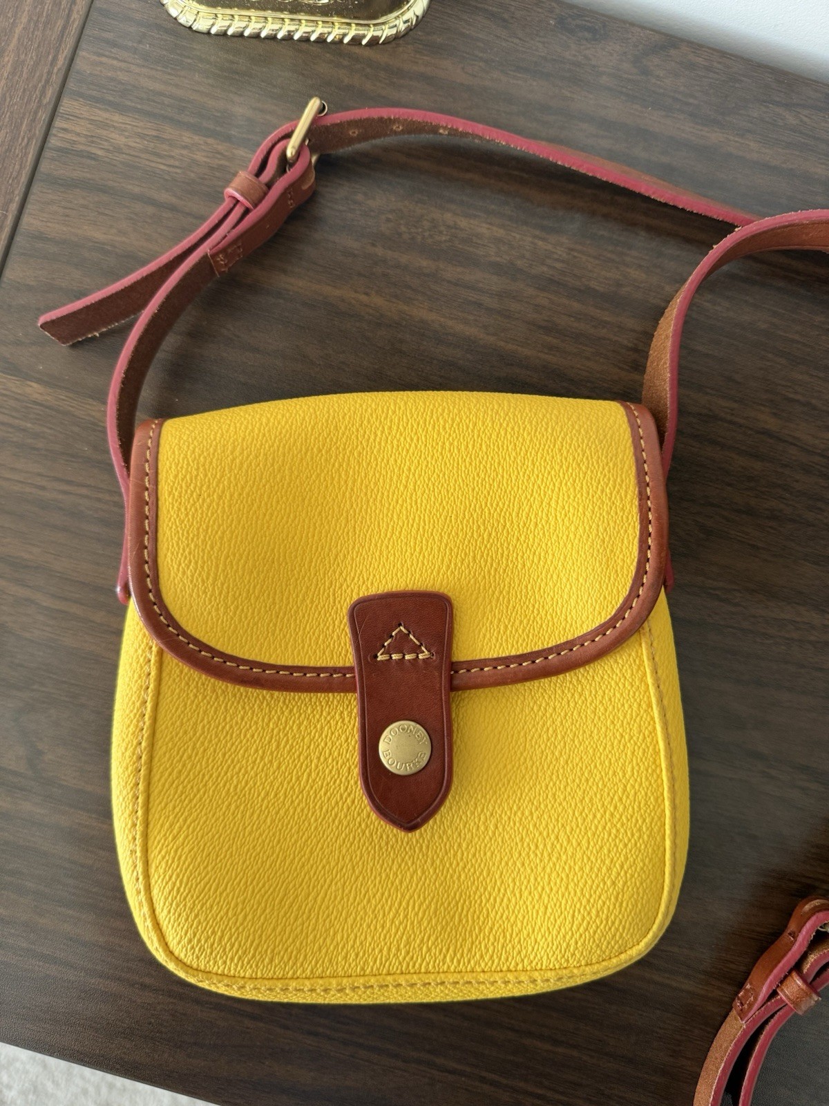 Dooney & Bourke Small Yellow Pebbled Crossbody Bag Brown Trim Snap Gold HW Dooney & Bourke Small Yellow Pebbled Crossbody Bag Brown Trim Snap Gold HW