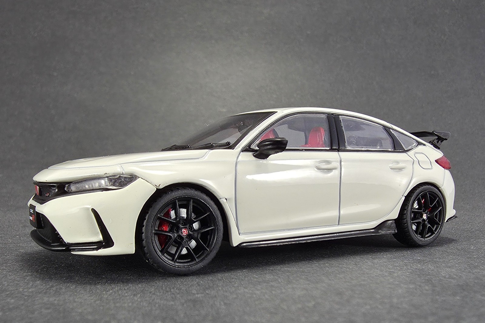 Solido 1:43-Scale Honda Civic Type R (FL5) | Championship White | S4314302