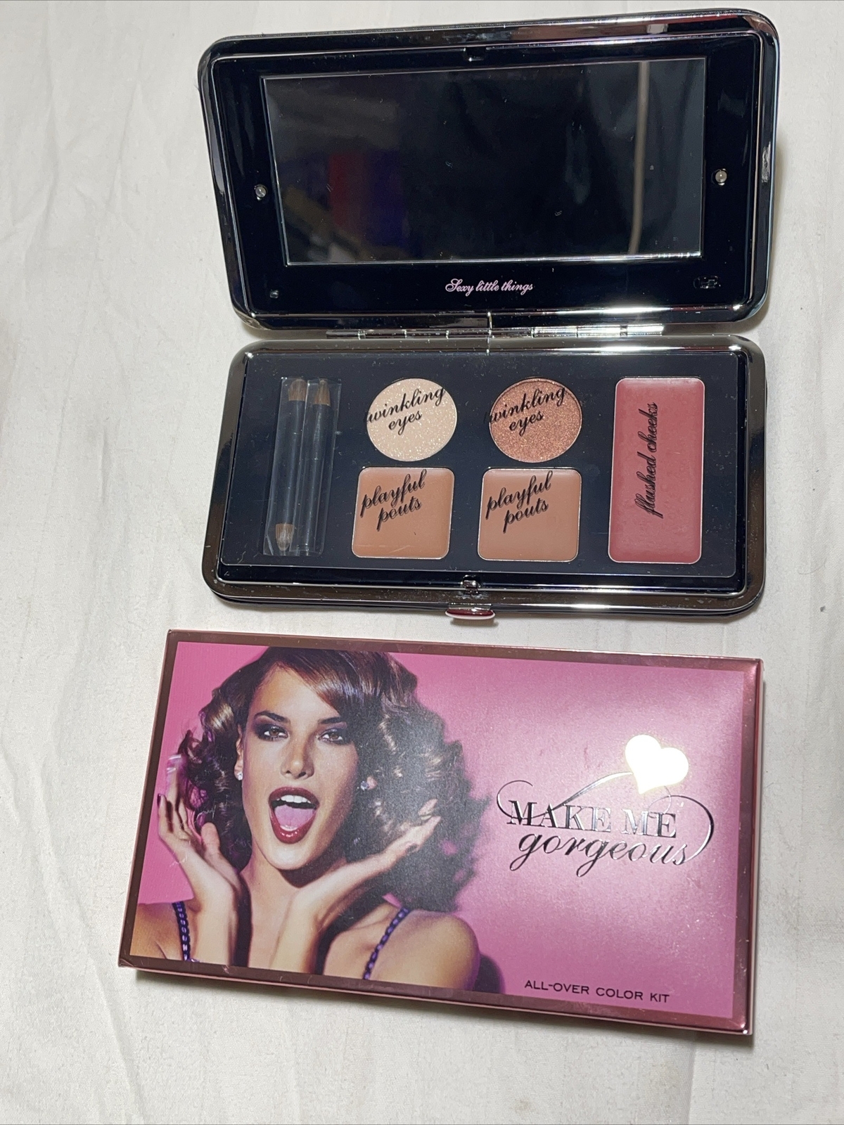 New Victoria's Secret Hello Gorgeous Sexy Little Things makeup compact New Victoria's Secret Hello Gorgeous Sexy Little Things makeup compact