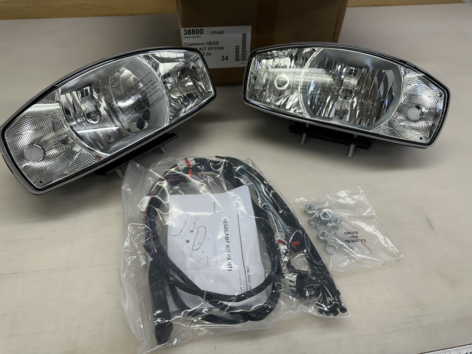 38800 Western Plow Lights Night Hawk Fisher Intensifire Snowex Storm Seeker NEW 38800 Western Plow Lights Night Hawk Fisher Intensifire Snowex Storm Seeker NEW