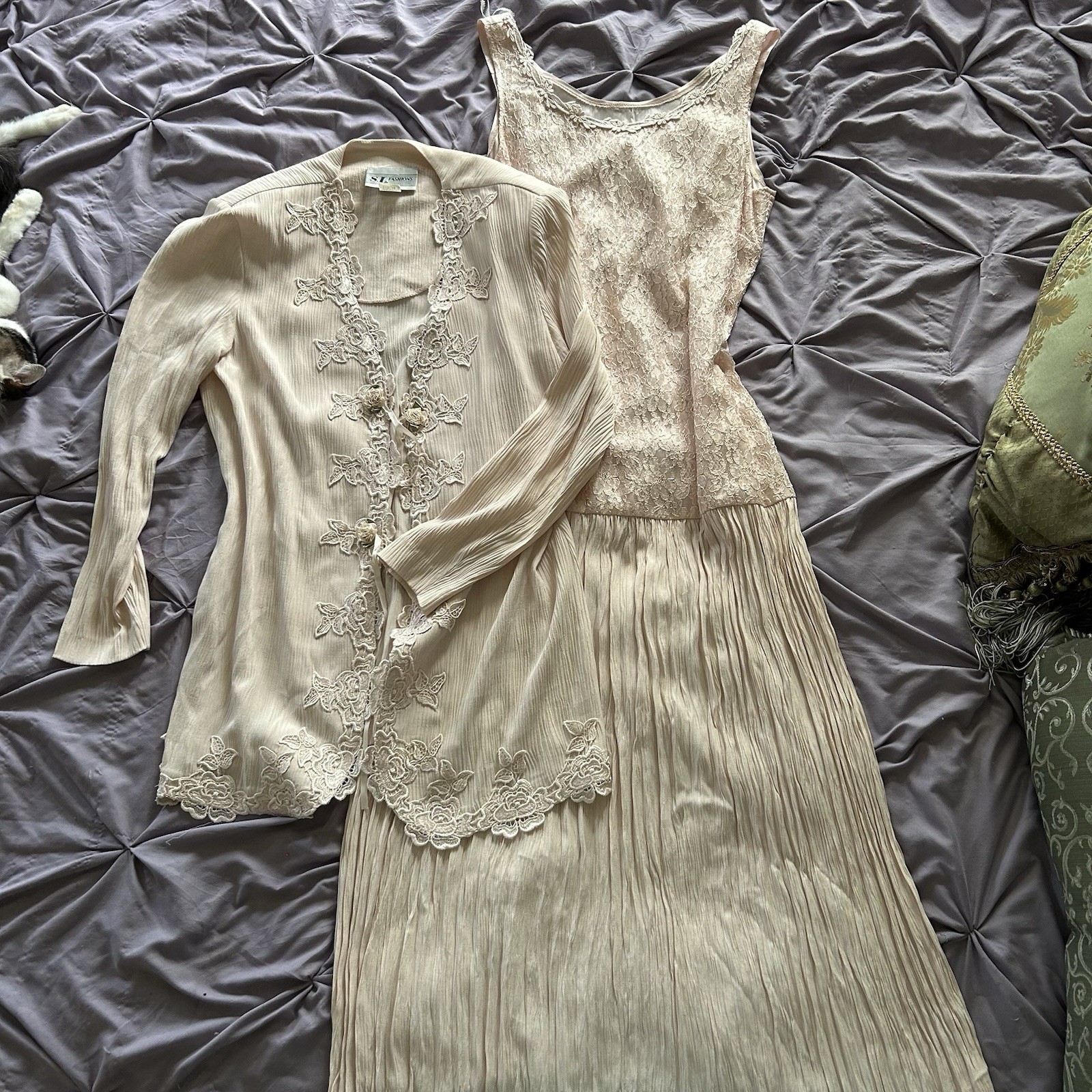 Vintage S L Fashions Two Piece Lace Embroidered Set Fairy Elegant Woman’s 10 Vintage S L Fashions Two Piece Lace Embroidered Set Fairy Elegant Woman’s 10