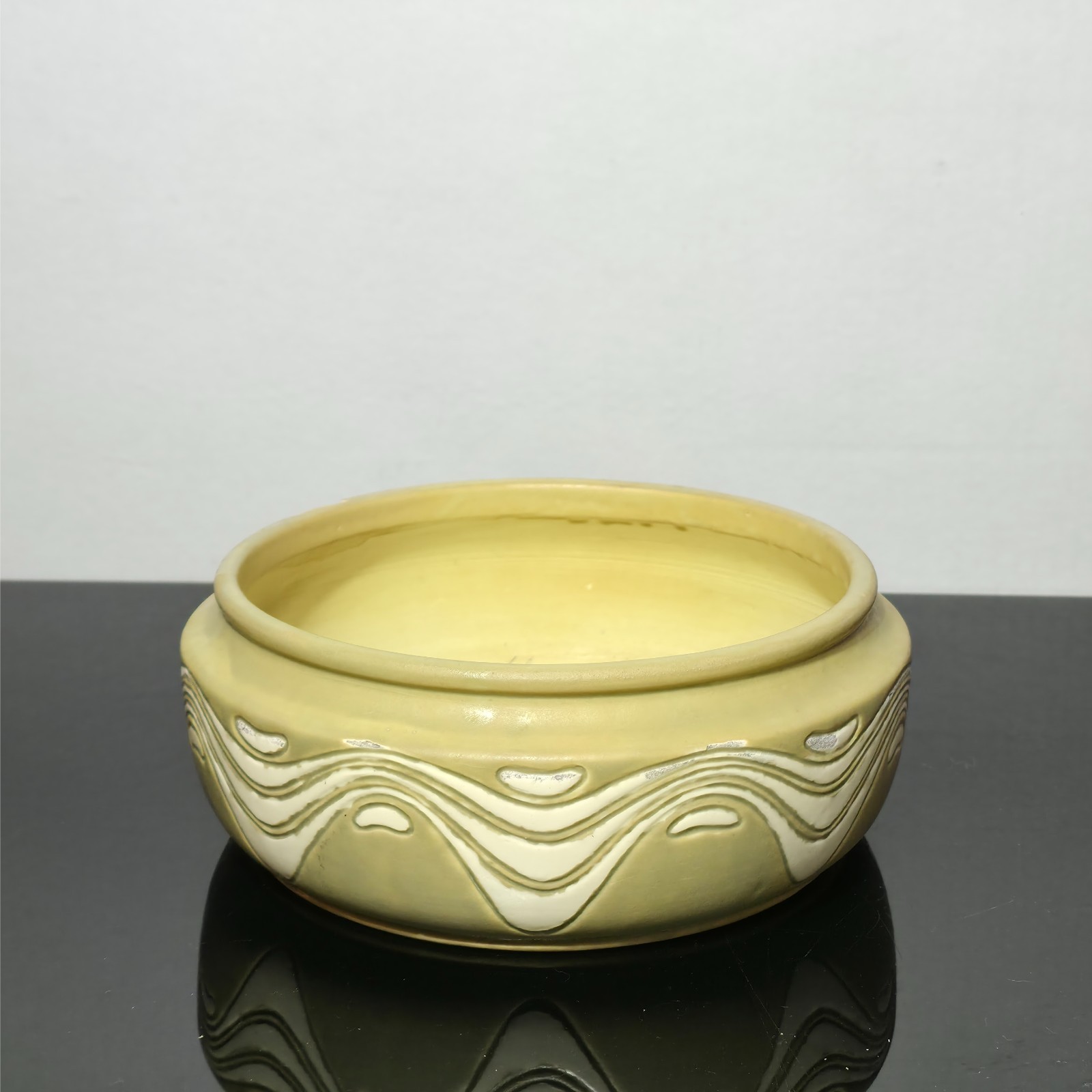 Rare Weller Camelot Art Pottery Bowl Yellow Green Ivory Glaze Antique AS IS Rare Weller Camelot Art Pottery Bowl Yellow Green Ivory Glaze Antique AS IS