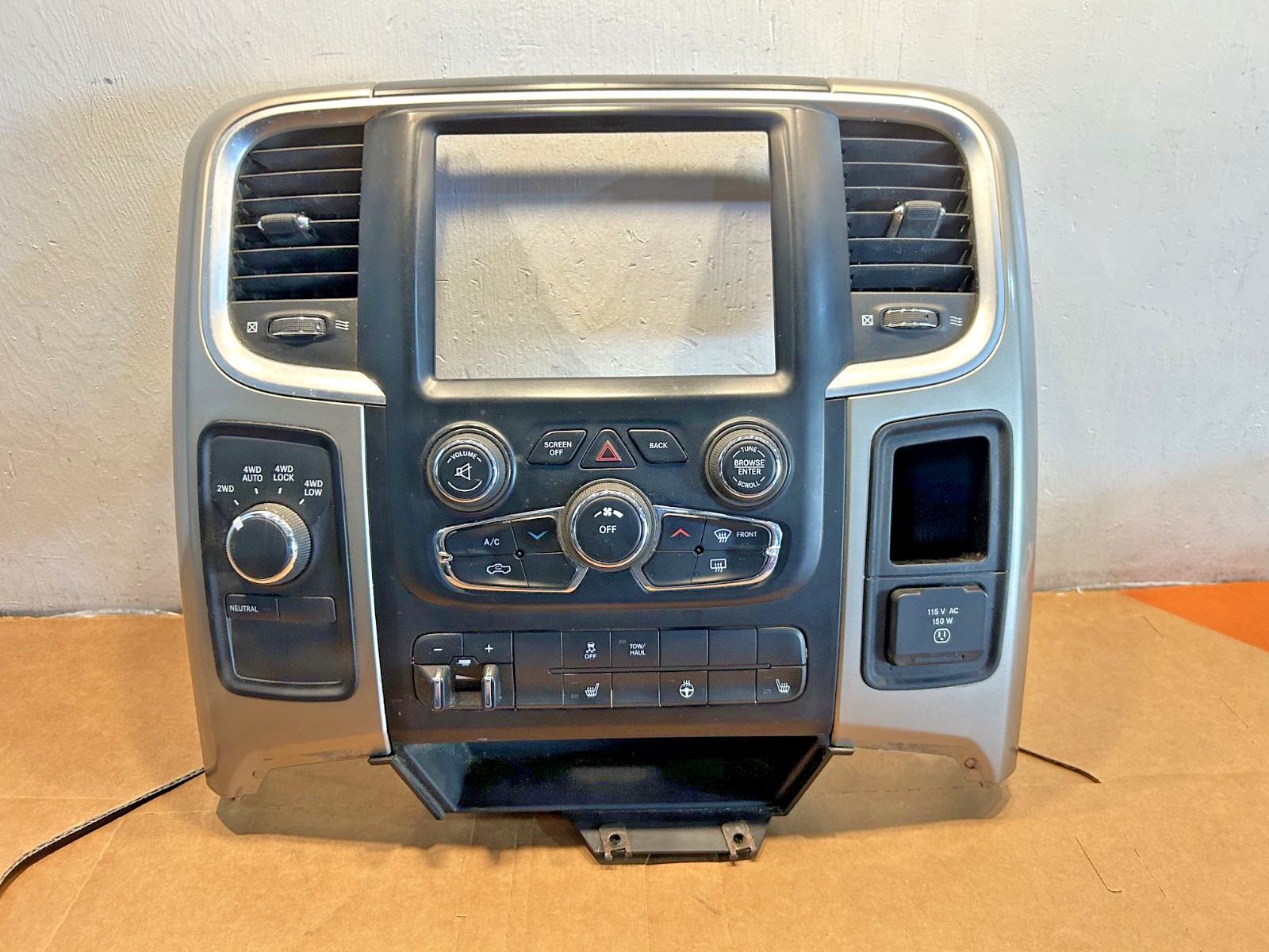 2013-2021 Dodge Ram 1500 SLT Temperature AC Control w/Radio Bezel 1UJ96DX9AJ OEM 2013-2021 Dodge Ram 1500 SLT Temperature AC Control w/Radio Bezel 1UJ96DX9AJ OEM
