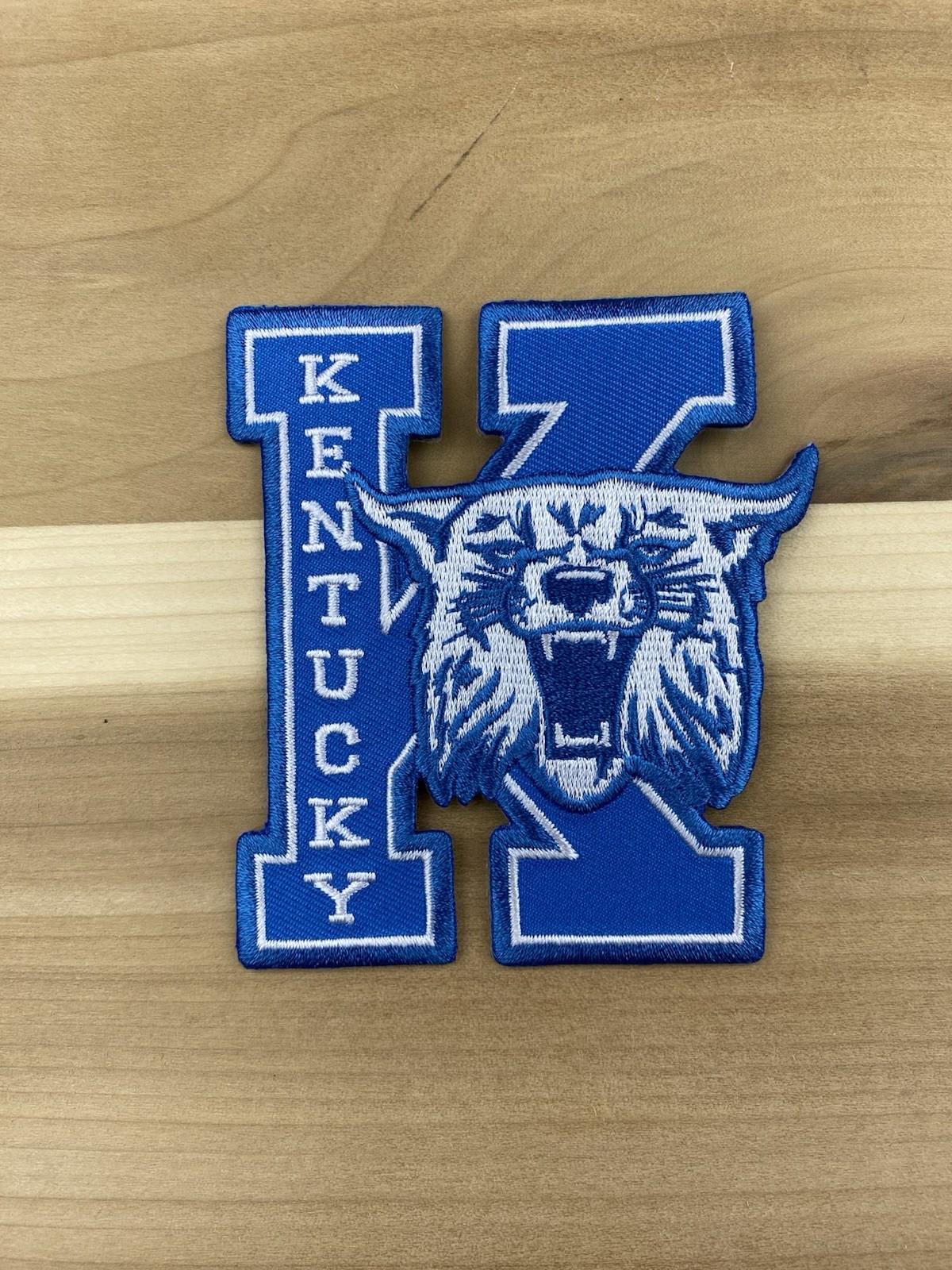 UK KENTUCKY WILDCATS EMBROIDERED IRON ON PATCH 3.5” X 3.5”