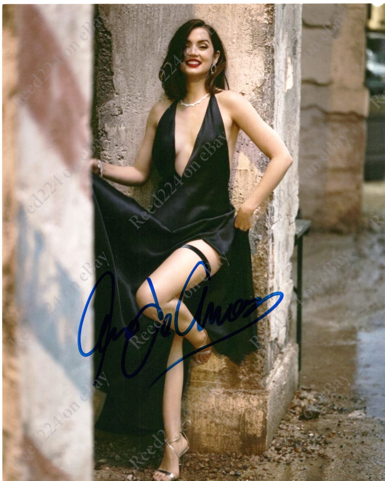 Ana de Armas Signed 8x10 Photo UACC COA + Date, Location, & Event Details Ana de Armas Signed 8x10 Photo UACC COA + Date, Location, & Event Details