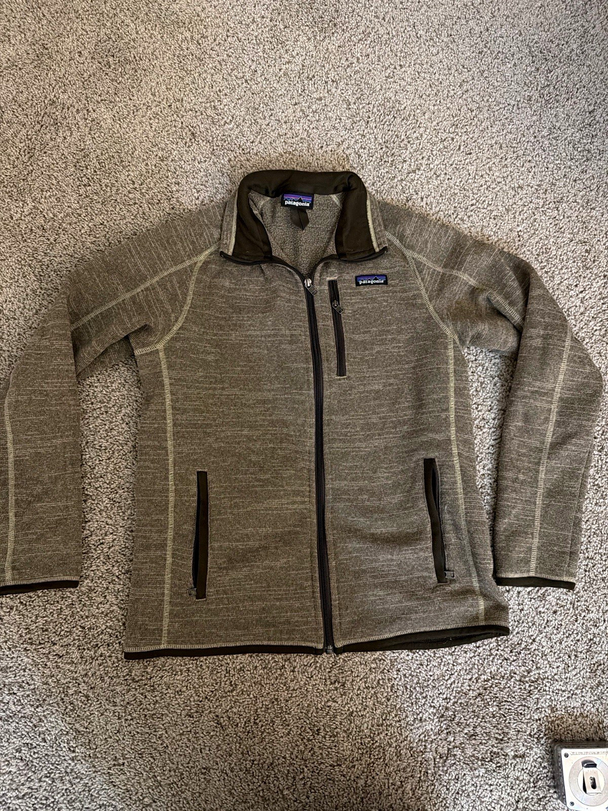 Patagonia Men’s Full-Zip Fleece Jacket Gray Outdoor no size tag but likely S/M Patagonia Men’s Full-Zip Fleece Jacket Gray Outdoor no size tag but likely S/M