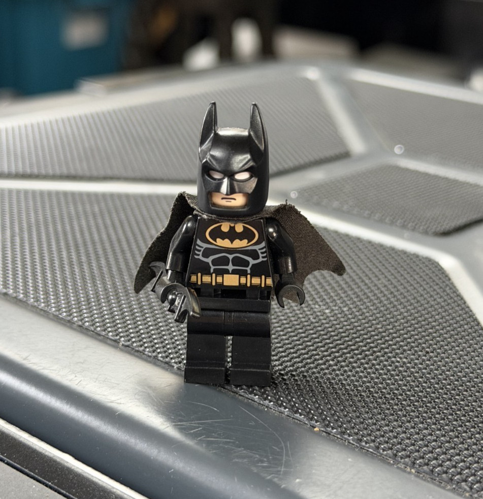 Lego Batman - Black Suit, Black Mask bat002 2006 RARE Lego Minifigure Lego Batman - Black Suit, Black Mask bat002 2006 RARE Lego Minifigure