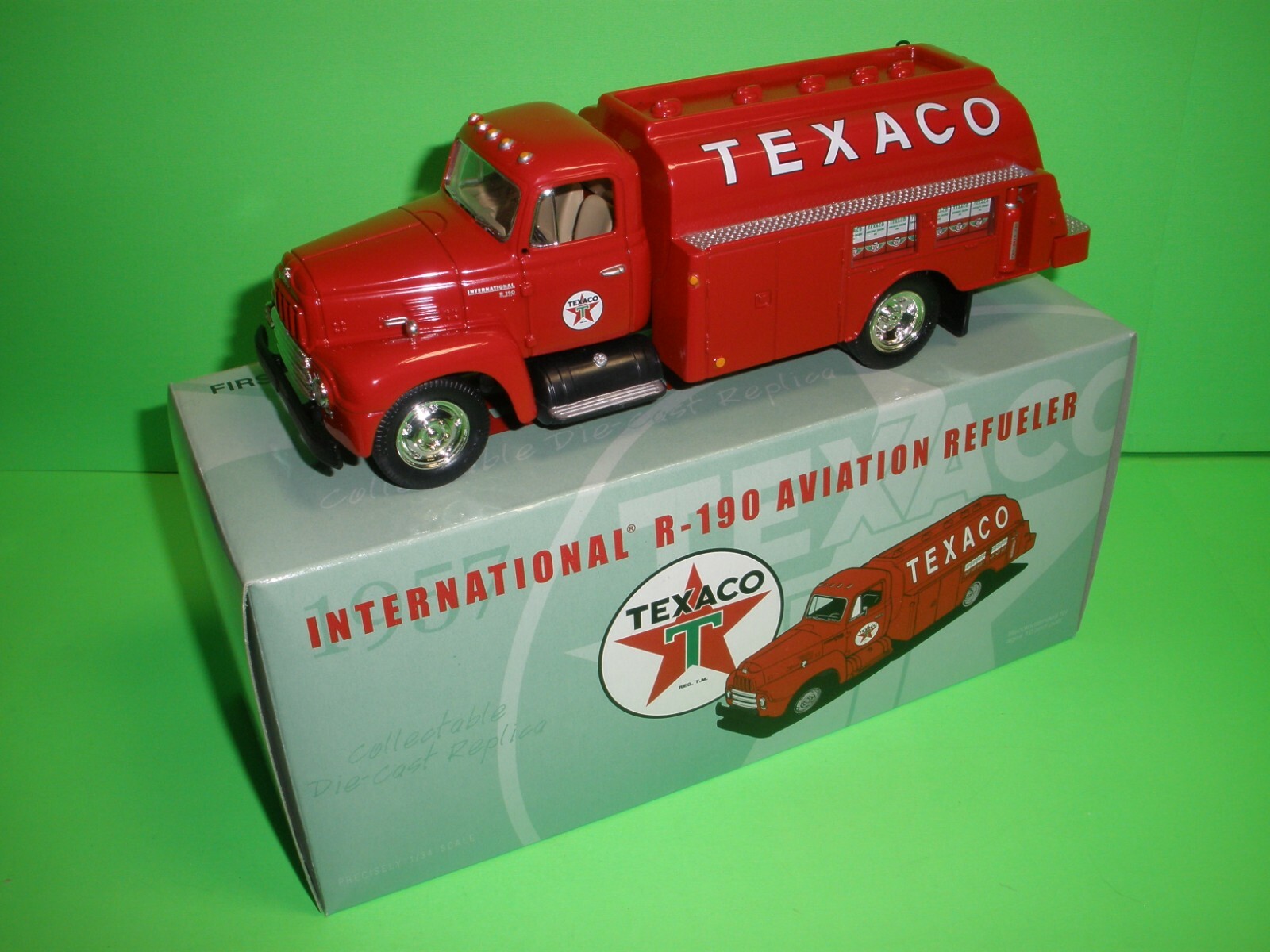 TEXACO AVIATION TRUCK / 57 INT. HARVESTER R190 / 1st Gear / 