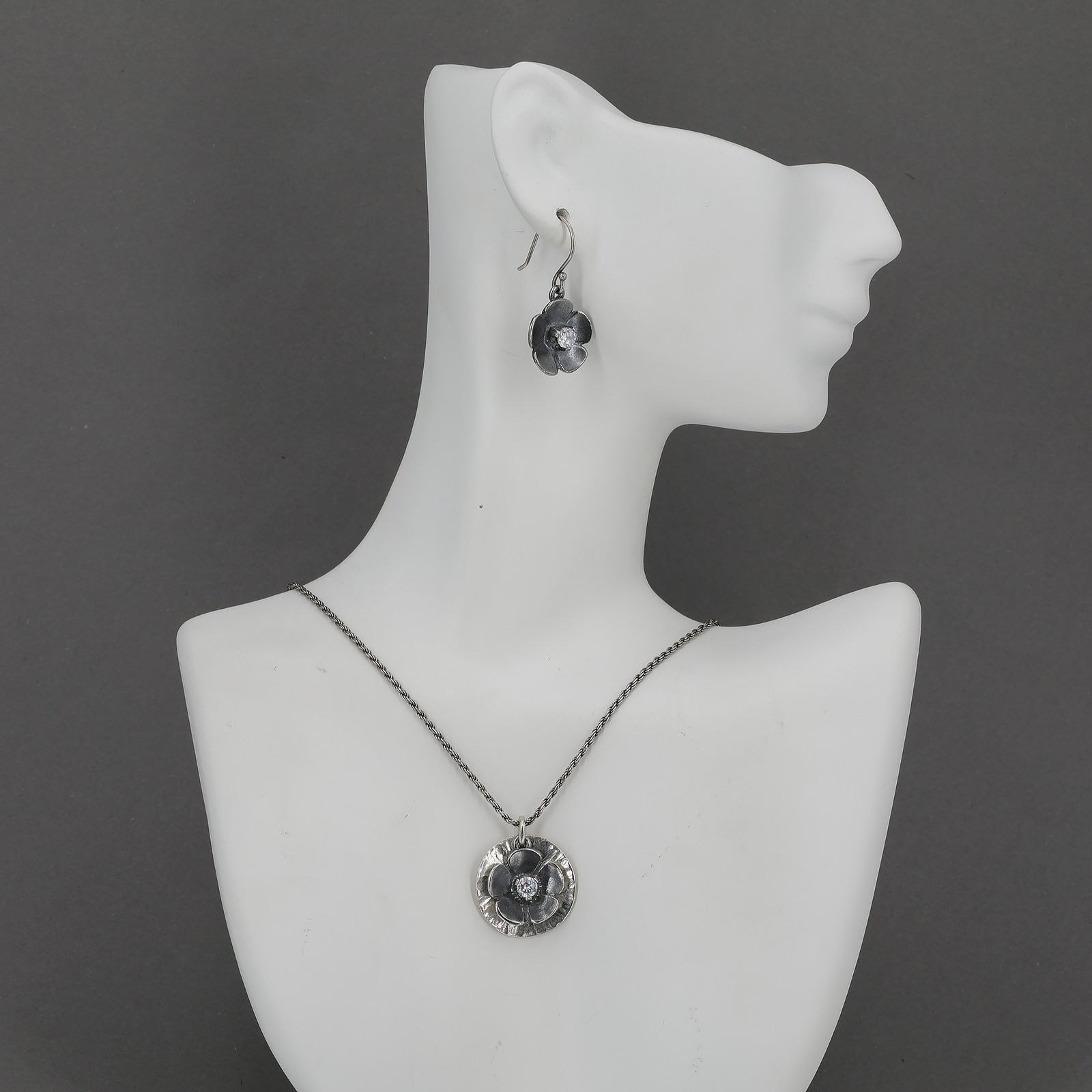 Retired Silpada Oxidized Sterling CZ Flower Disc Necklace & Earrings N1881 W1965 Retired Silpada Oxidized Sterling CZ Flower Disc Necklace & Earrings N1881 W1965