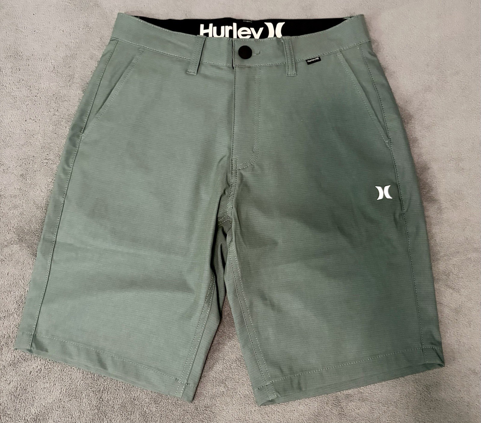 Hurley hybrid walk-shorts. New. Mens size 28