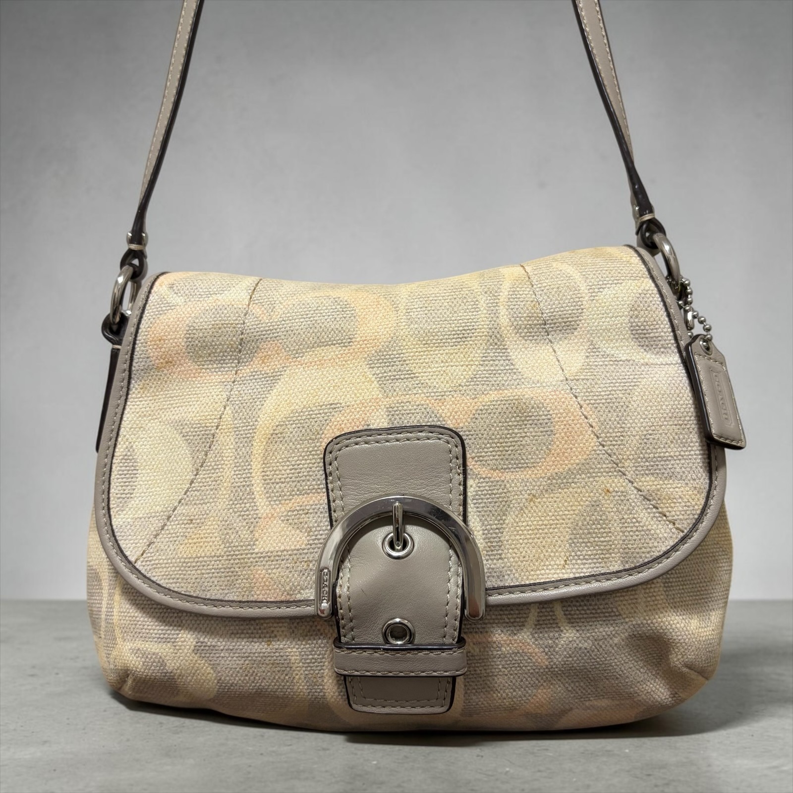 COACH Soho Bag Signature Beige Canvas Hobo Shoulder Bag Y2K Vintage Retro COACH Soho Bag Signature Beige Canvas Hobo Shoulder Bag Y2K Vintage Retro