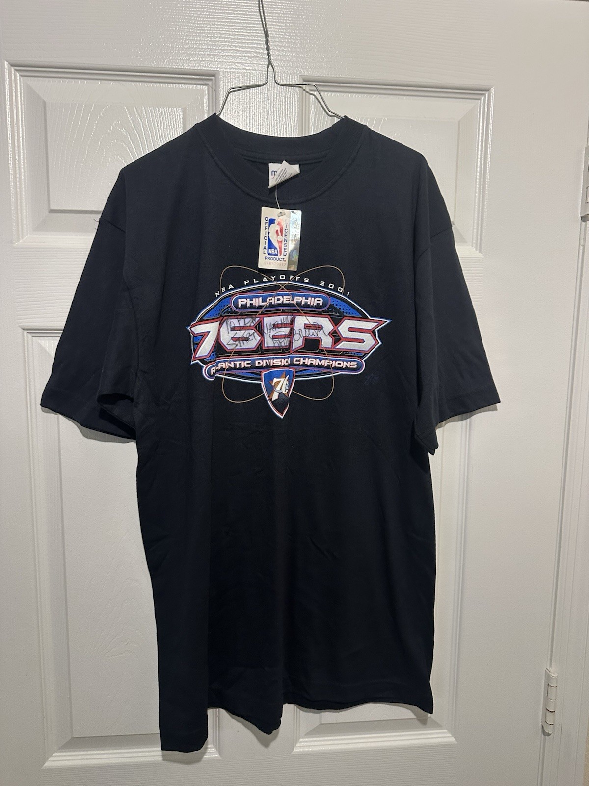 Vintage 2001 Champion 76ers Eastern Conference Signed Size L Vintage 2001 Champion 76ers Eastern Conference Signed Size L