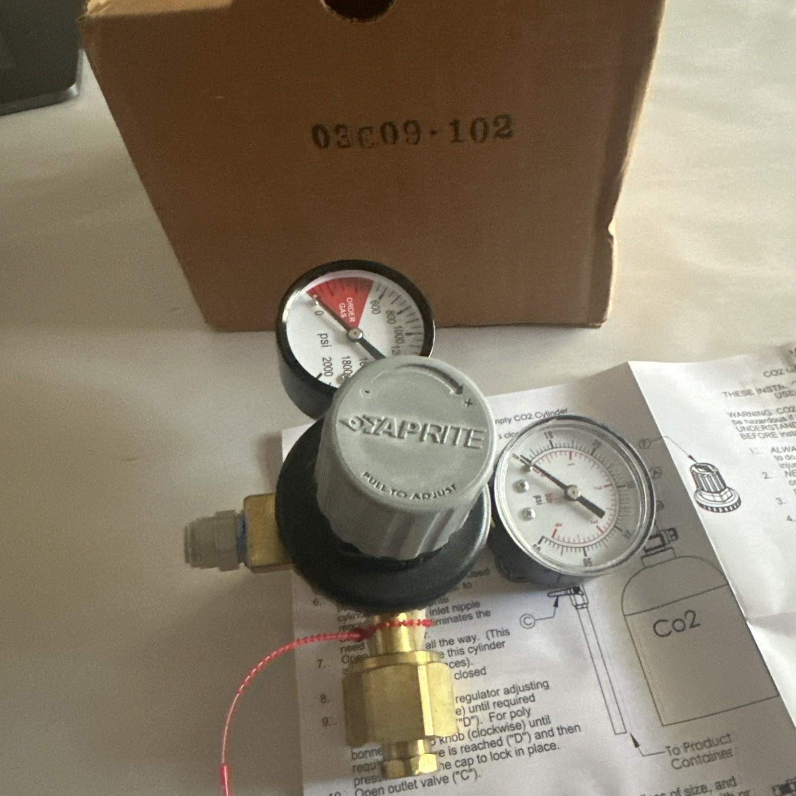 NEW NOS Taprite Series 740 CO2 Regulator Dual Gauge Beer Keg Draft CGA320