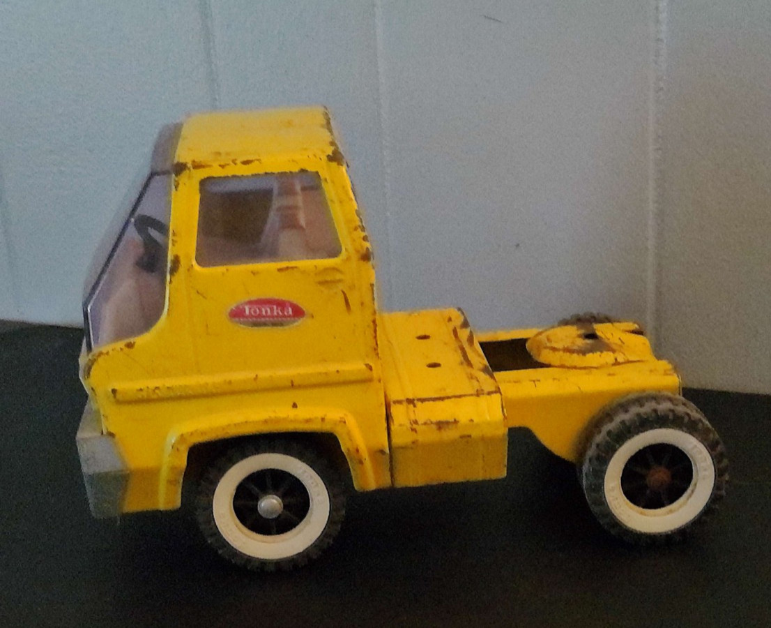 Vintage Tonka Mound MN Pressed Steel Gas Turbine Semi Truck Toy