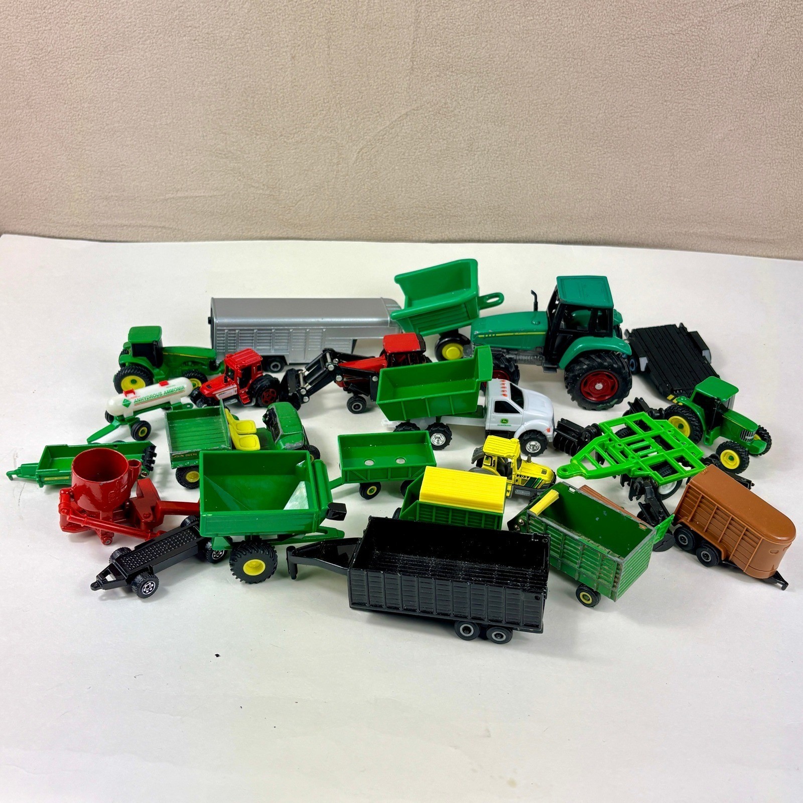 Lot of 20+ ERTL Diecast Toy Farm Vehicles Tractors Trailers John Deere Lot of 20+ ERTL Diecast Toy Farm Vehicles Tractors Trailers John Deere