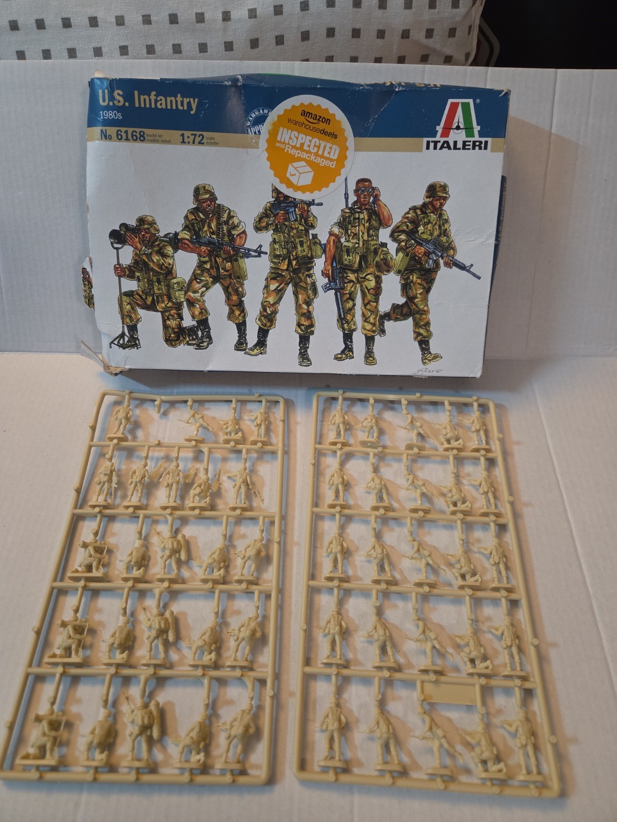 Italeri U.S. Infantry 1980\'s - 1:72 Scale Plastic Model Kit 6168 49 Piece Opened