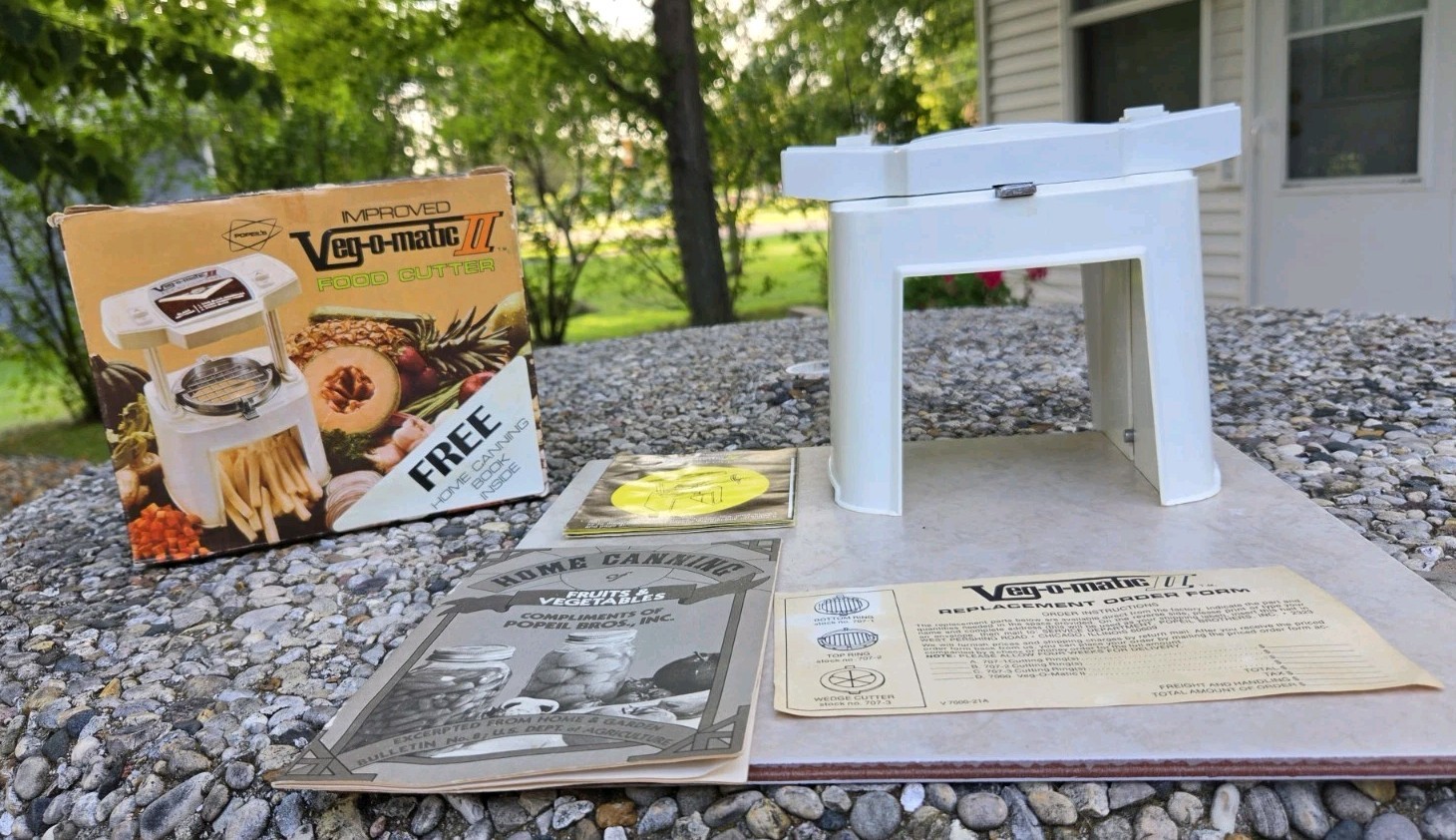 VTG 1975 POPEIL VEG O MATIC II FOOD CUTTER IN BOX MANUAL RECIPE BOOKLET