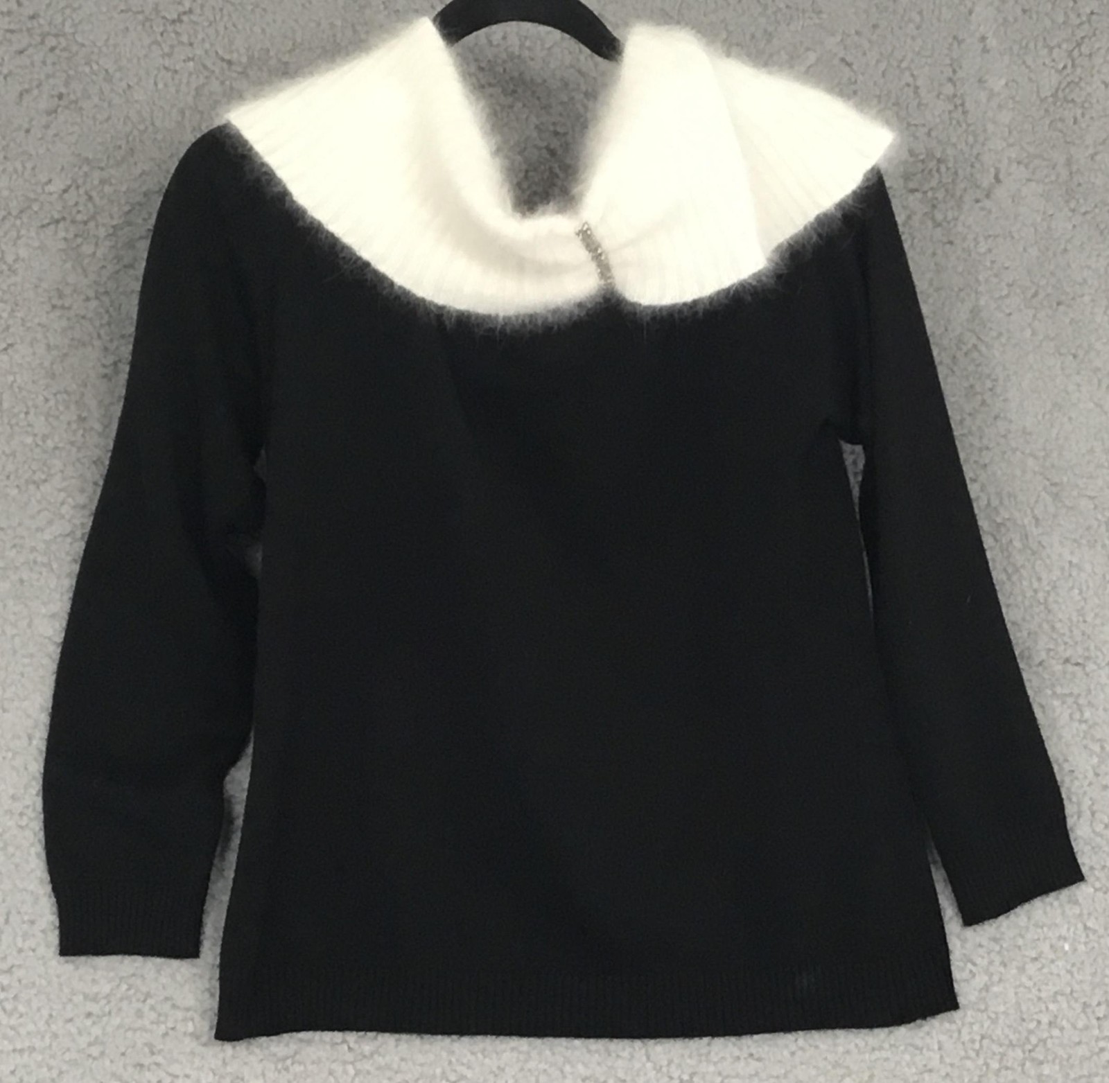 Berek2 Women\'s Large Black Sweater White Angora Collar Rhinestone Holiday Knit