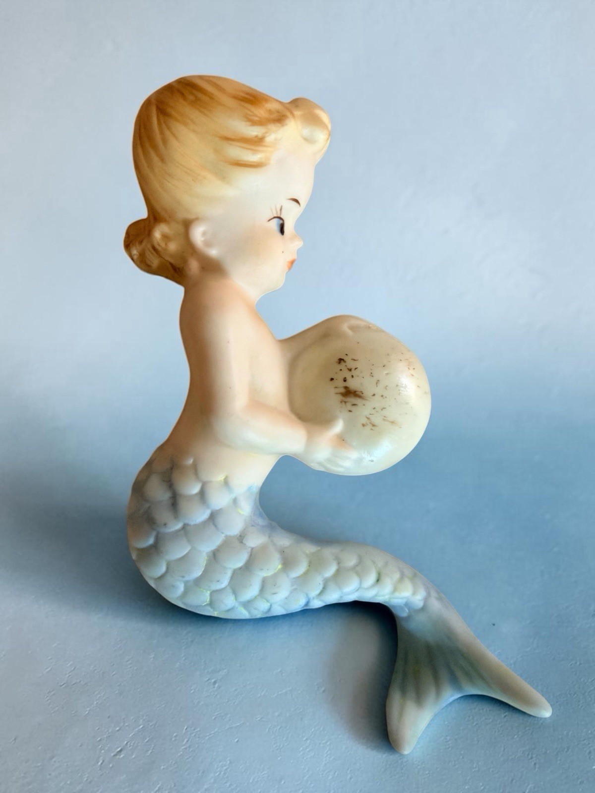 Vintage NORCREST Porcelain Mermaid Wall Plaque Blue Girl Holding Ball 🌴🐚🐳 Vintage NORCREST Porcelain Mermaid Wall Plaque Blue Girl Holding Ball 🌴🐚🐳
