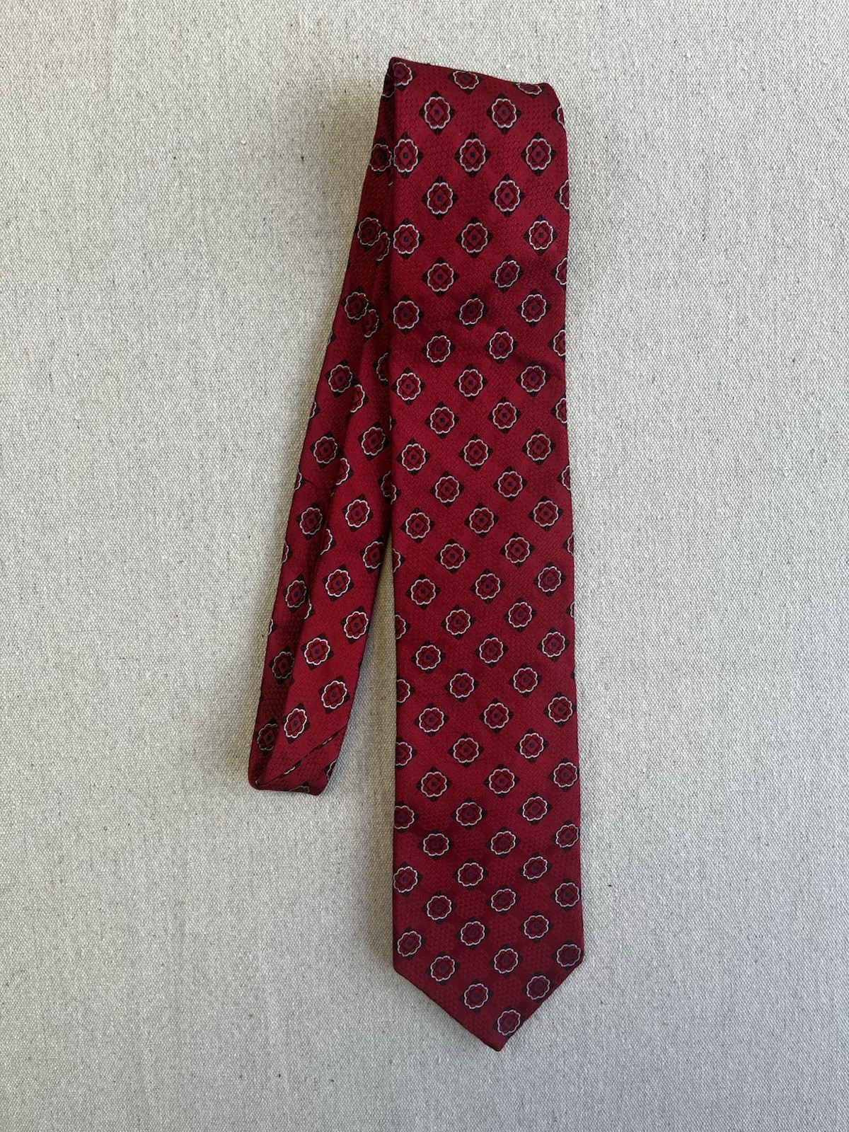 John W. Nordstrom Red Black White 100% Silk Geometric Men\'s Woven Tie