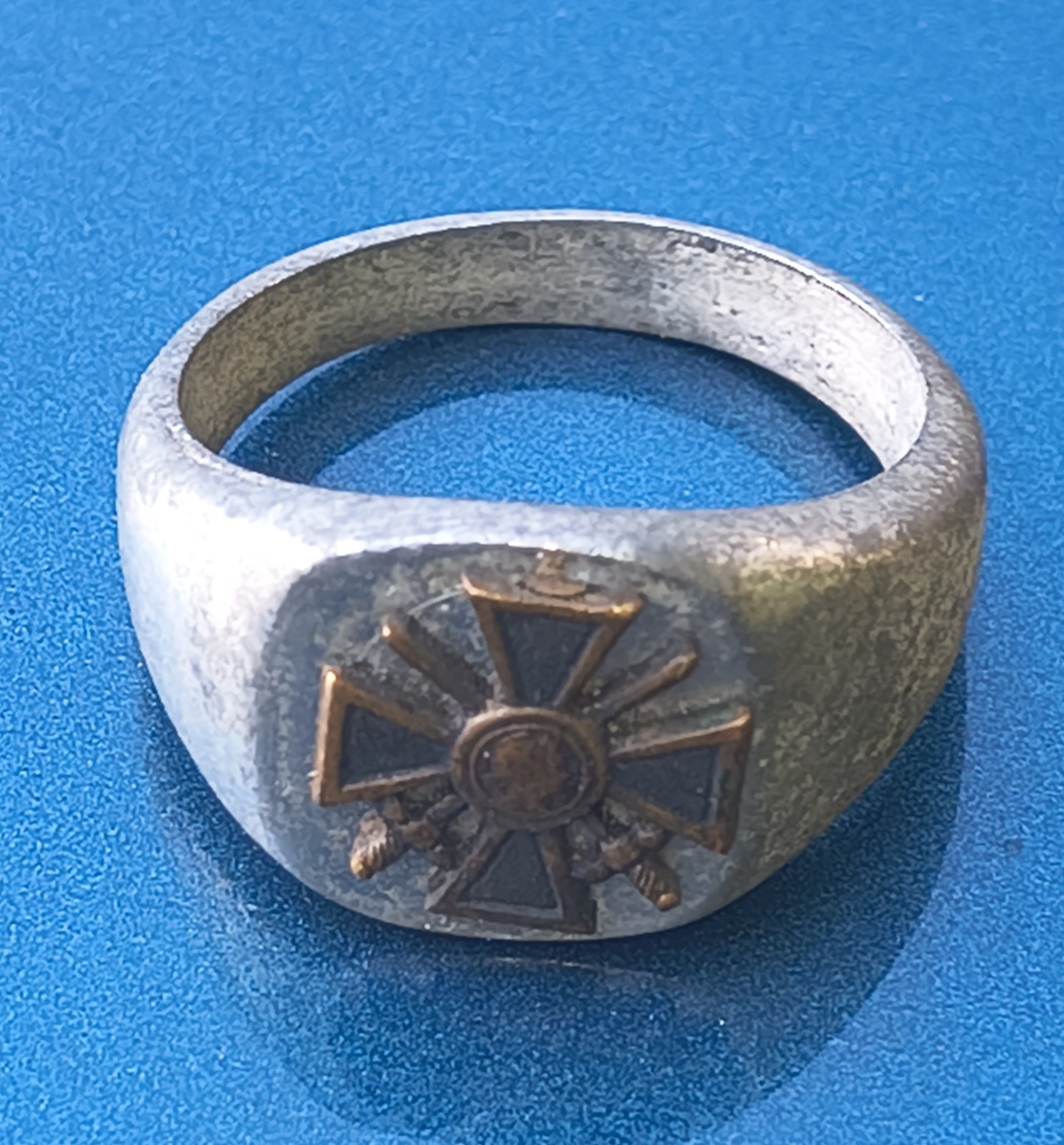 VINTAGE WW1 AMERICAN EXPEDITIONARY CROIX DE GUERRE TRENCH ART RING SIZE 10 - 11 VINTAGE WW1 AMERICAN EXPEDITIONARY CROIX DE GUERRE TRENCH ART RING SIZE 10 - 11