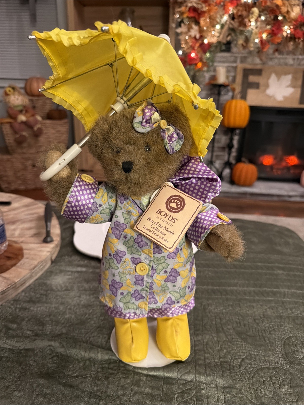 Boyds Bear Rainy Daybeary, Bear of the Month, April 2010