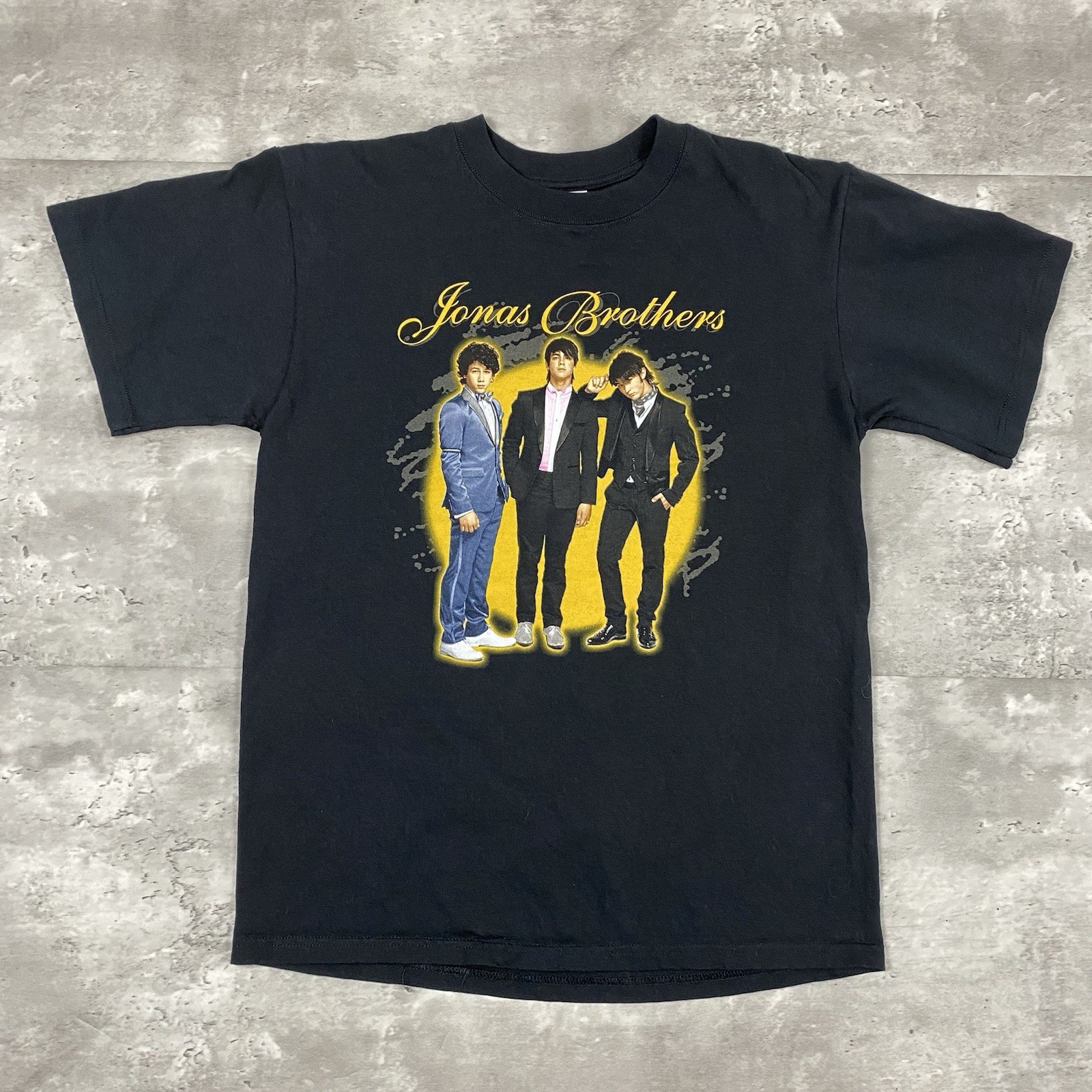 vintage 2008 Jonas Brothers Tour t shirt M y2k pop rock band Joe Nick Kevin