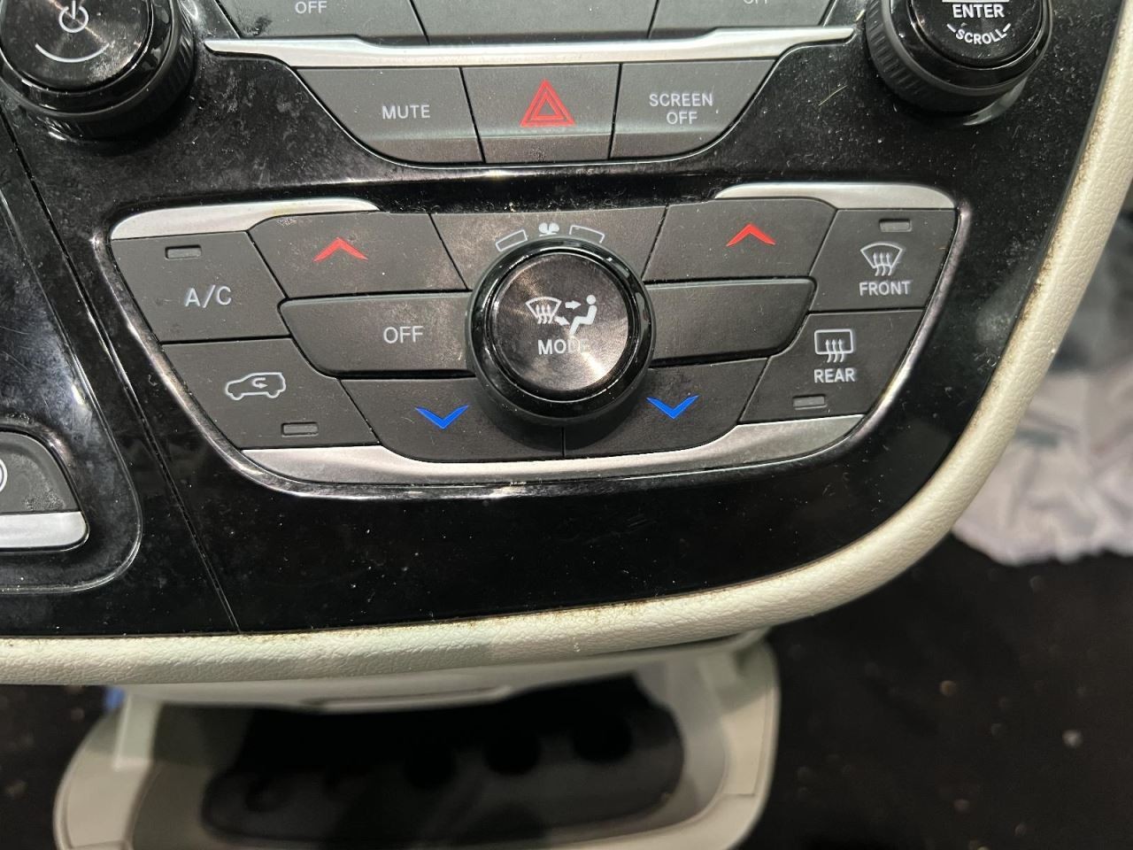 Temperature Control Front Fits 21-25 CARAVAN 244090