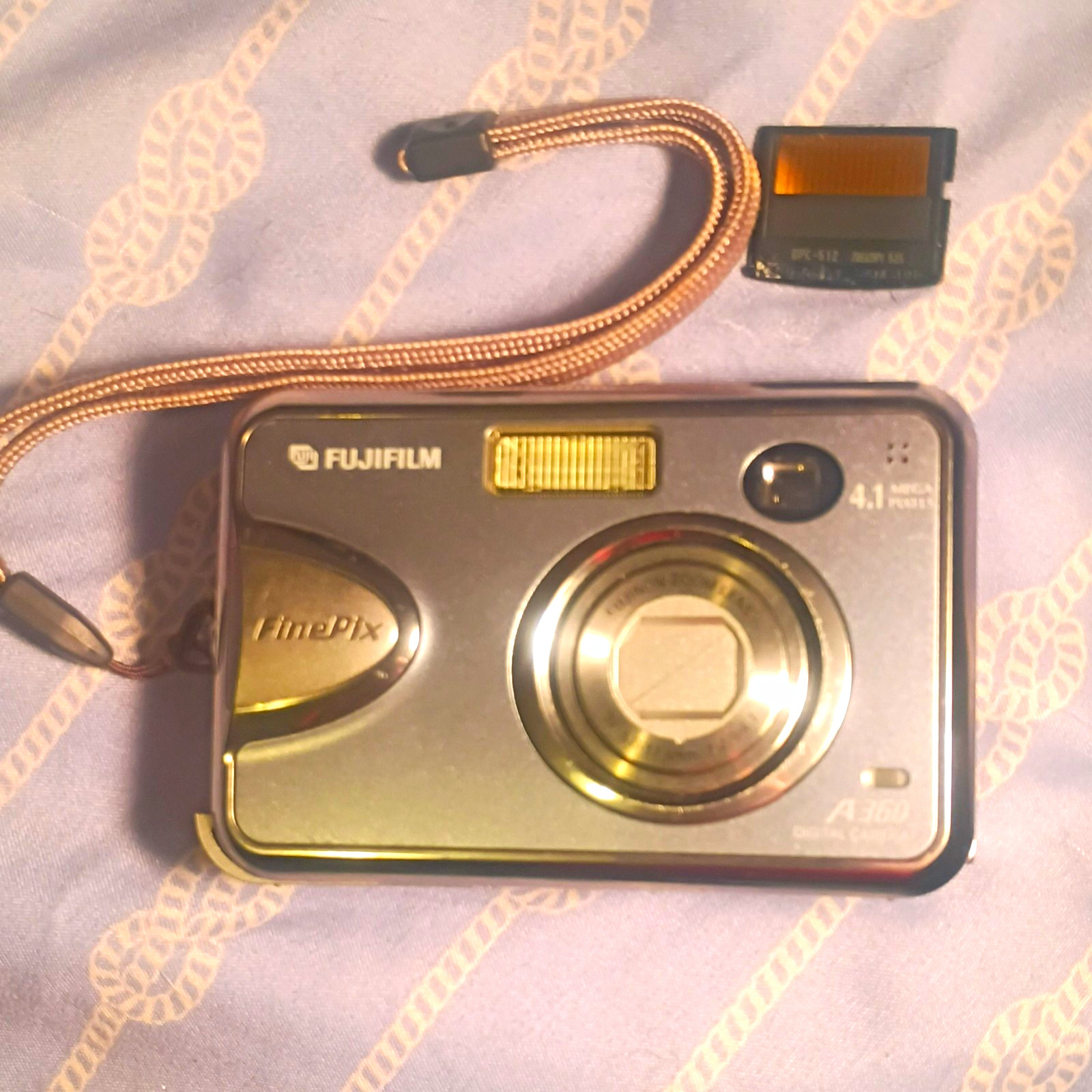 Fujifilm FinePix A360 Compact 4.1MP Silver 3x Zoom USB AA 1.7in Mem Card Too Fujifilm FinePix A360 Compact 4.1MP Silver 3x Zoom USB AA 1.7in Mem Card Too