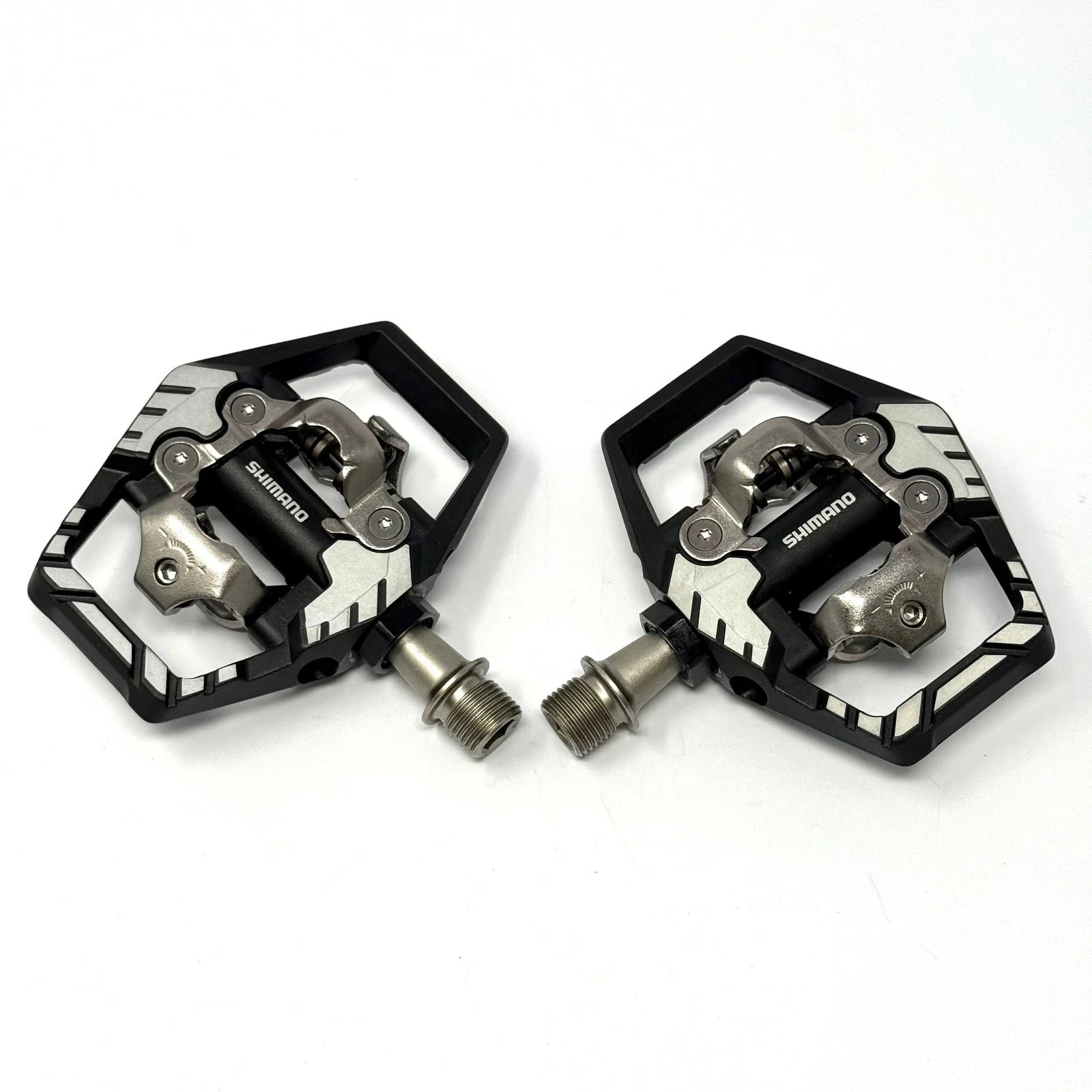 Shimano PD-M8120 SPD Pedals Deore XT MTB Trail Enduro Clipless Bike Wide Shimano PD-M8120 SPD Pedals Deore XT MTB Trail Enduro Clipless Bike Wide