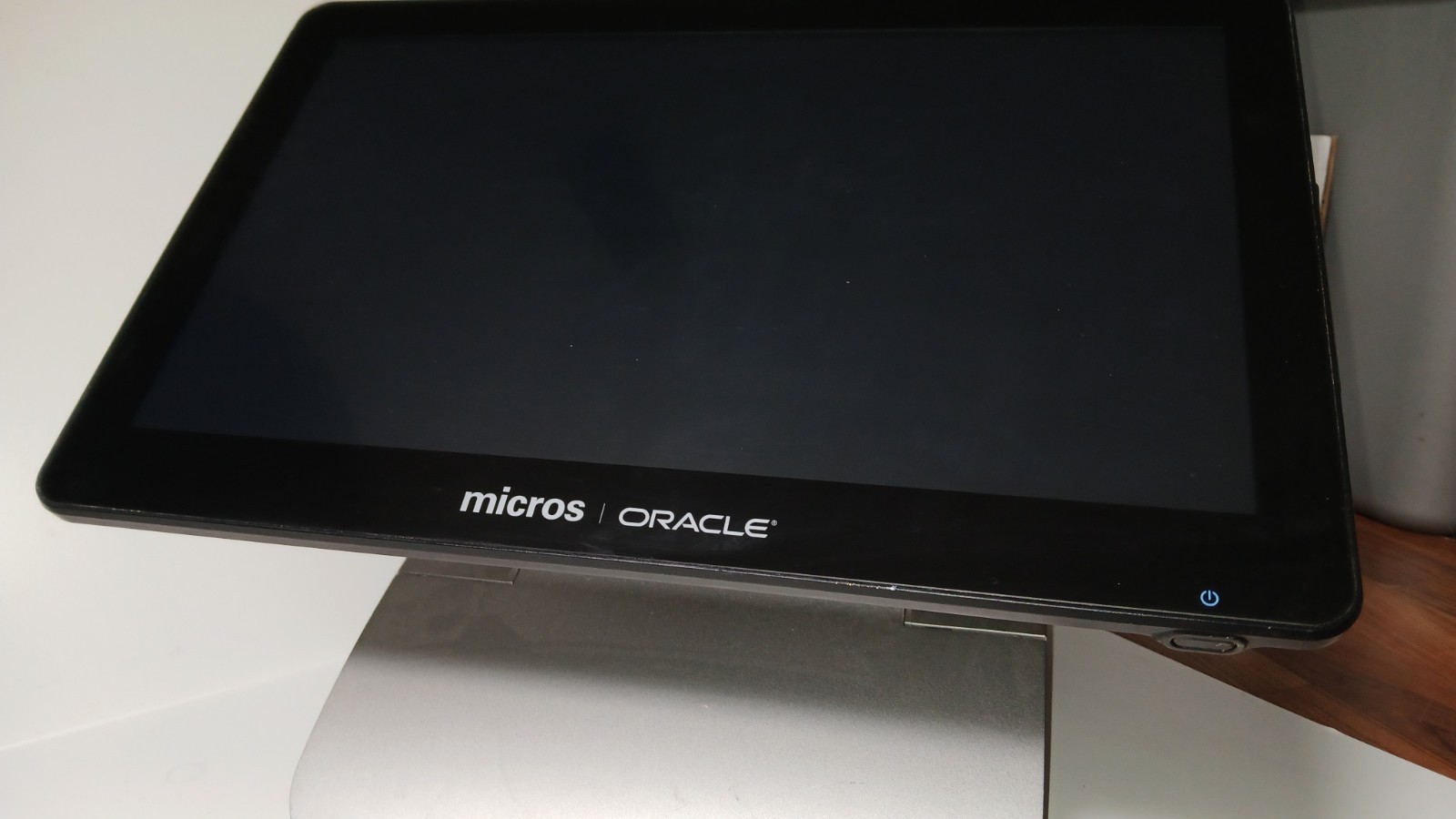 Micros Oracle Workstation 7331285T POS System Kiosk Micros Oracle Workstation 7331285T POS System Kiosk