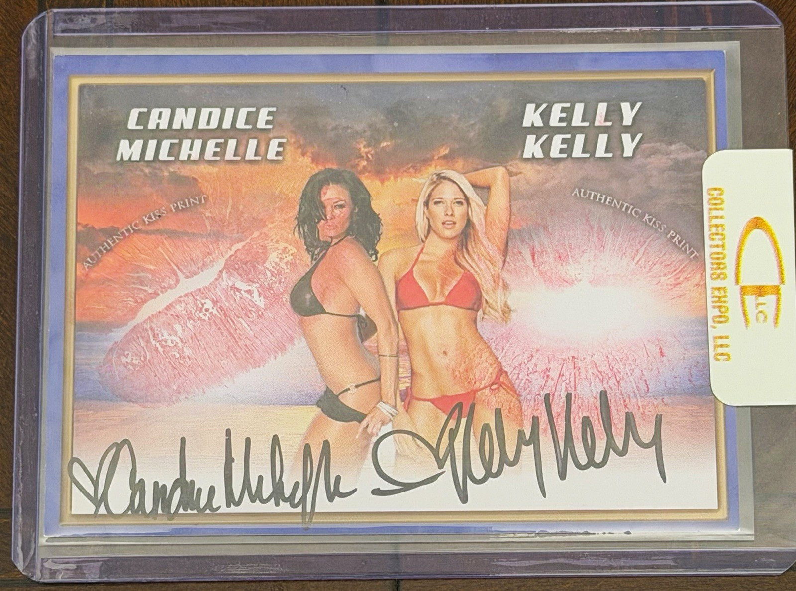 Collectors Expo WWE Kelly Kelly /Candice Michelle authentic dual auto kiss card