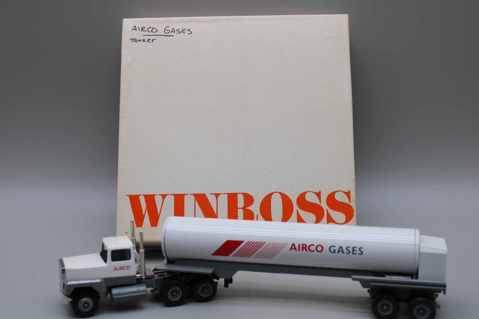 Winross Airco Gases Tanker Truck Mint 1:64 Scale Diecast Truck Model Winross Airco Gases Tanker Truck Mint 1:64 Scale Diecast Truck Model