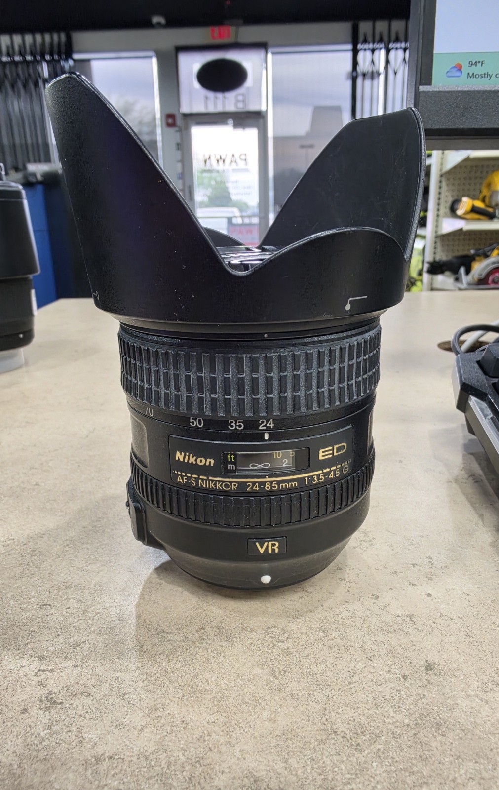 Nikon AF-S NIKKOR 24-85mm f/3.5-4.5G ED VR Lens