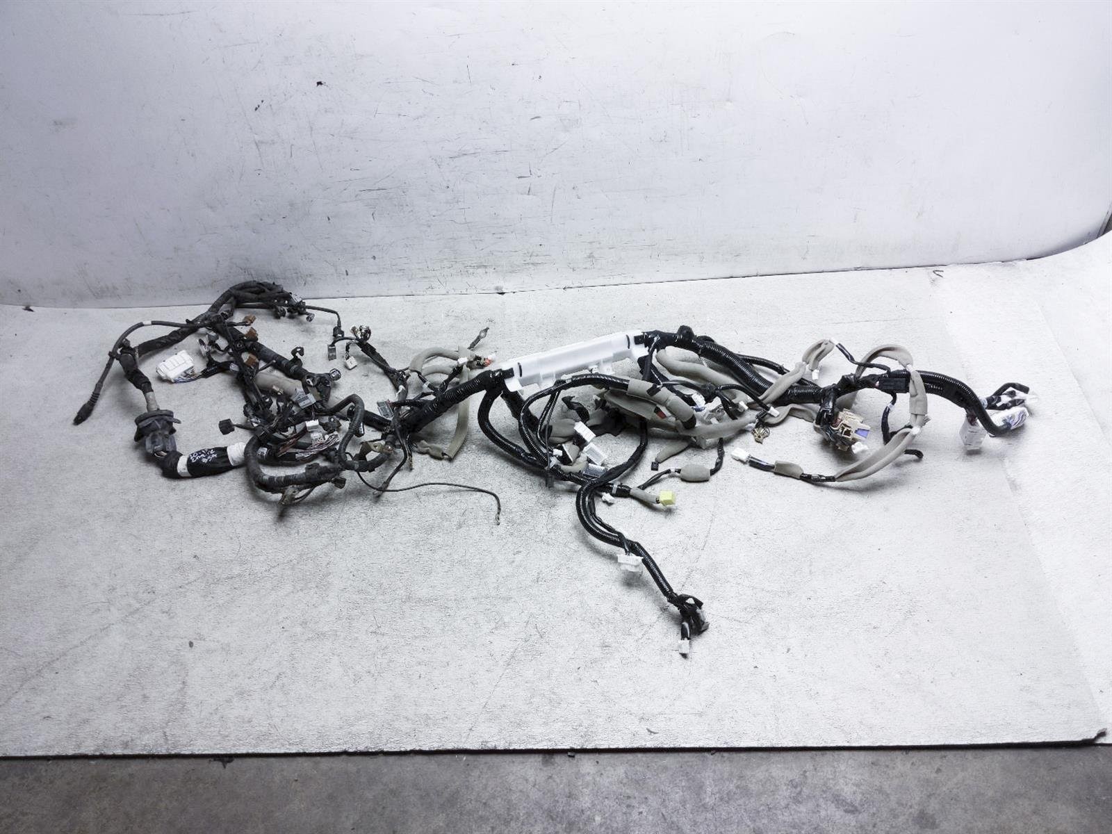 Nissan Leaf 2016 Instrument Dash Board Harness Wire 24010-4Np5c Hatchback