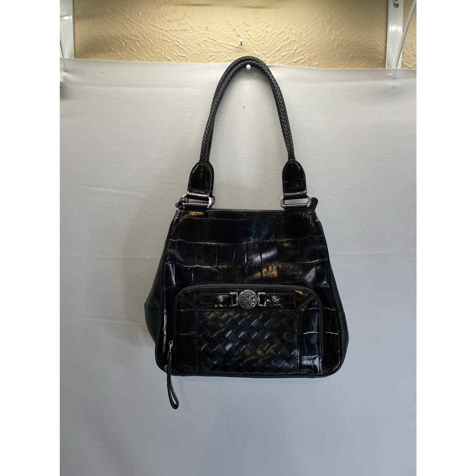 Brighton Black Patent Leather Embossed Croc Shoulder Bag Lots of Pockets D589085