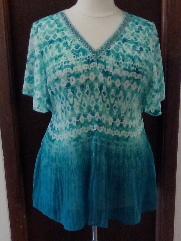 Catherines Blouse Sz 3XWP 26 28WP Blue Green Aqua White Beaded V Neck New Catherines Blouse Sz 3XWP 26 28WP Blue Green Aqua White Beaded V Neck New